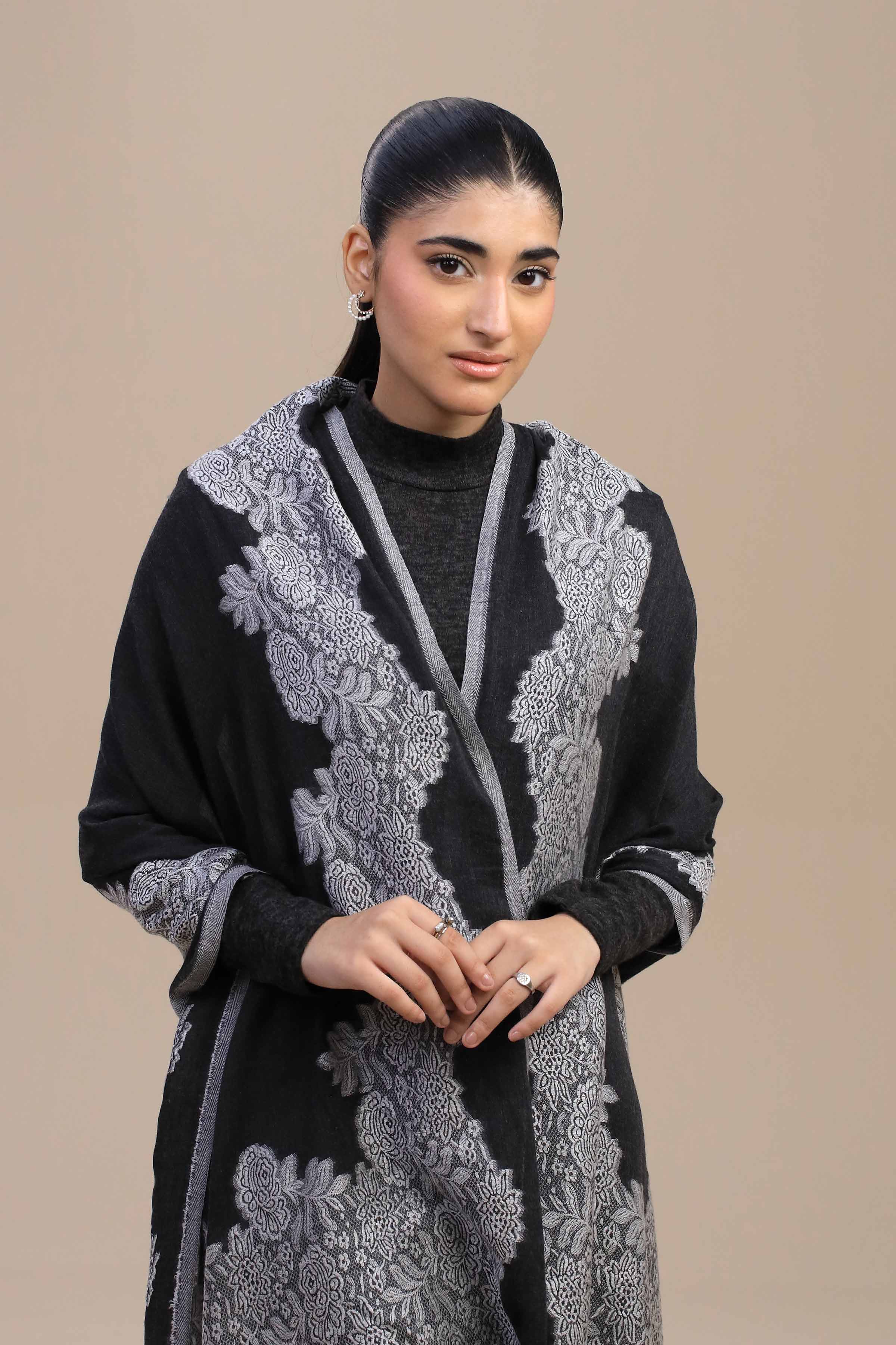 Black Women Shawl-446752103