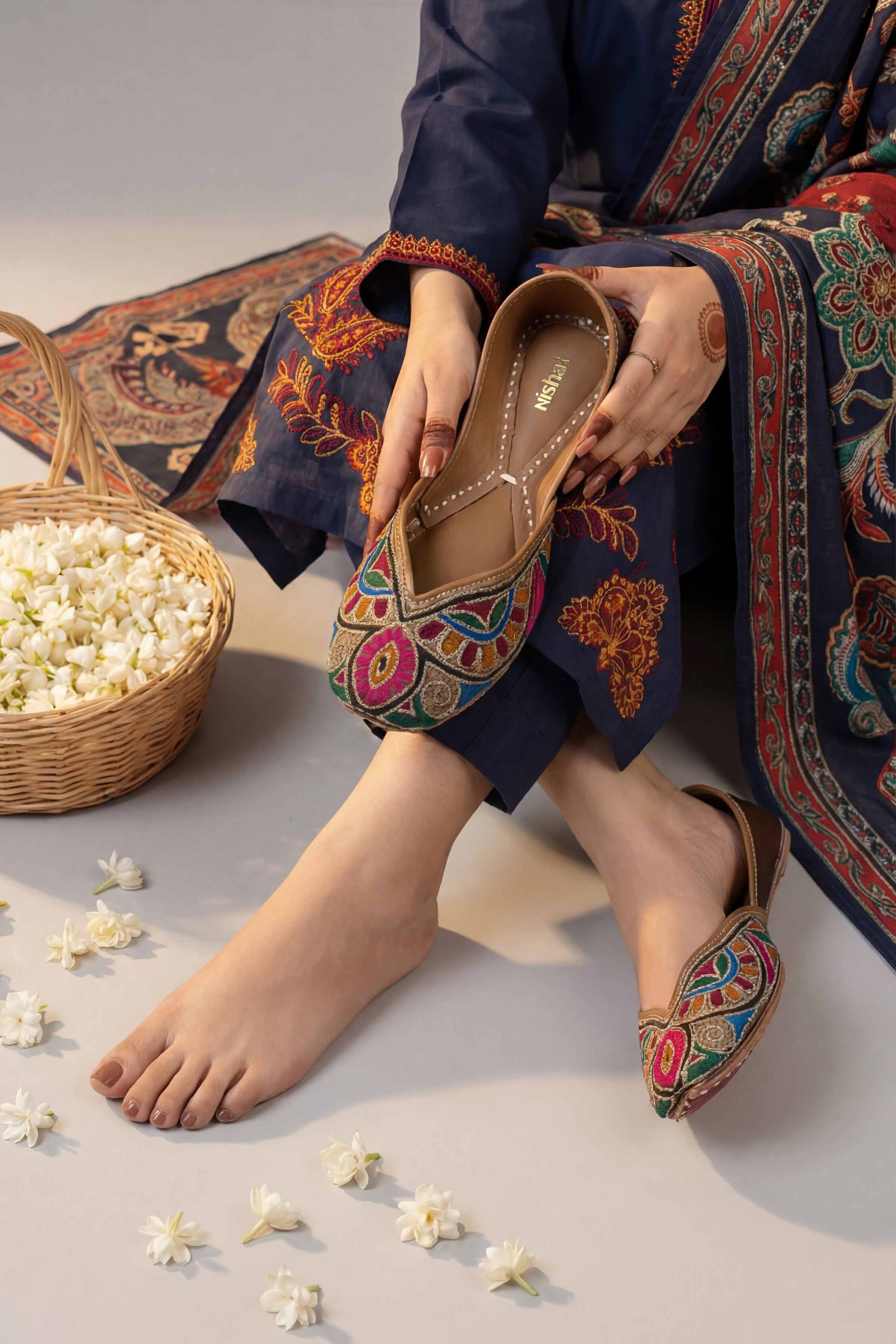 Brown Khussa-1596943713 Women - Fashion Collection | Nishat | Shop Online