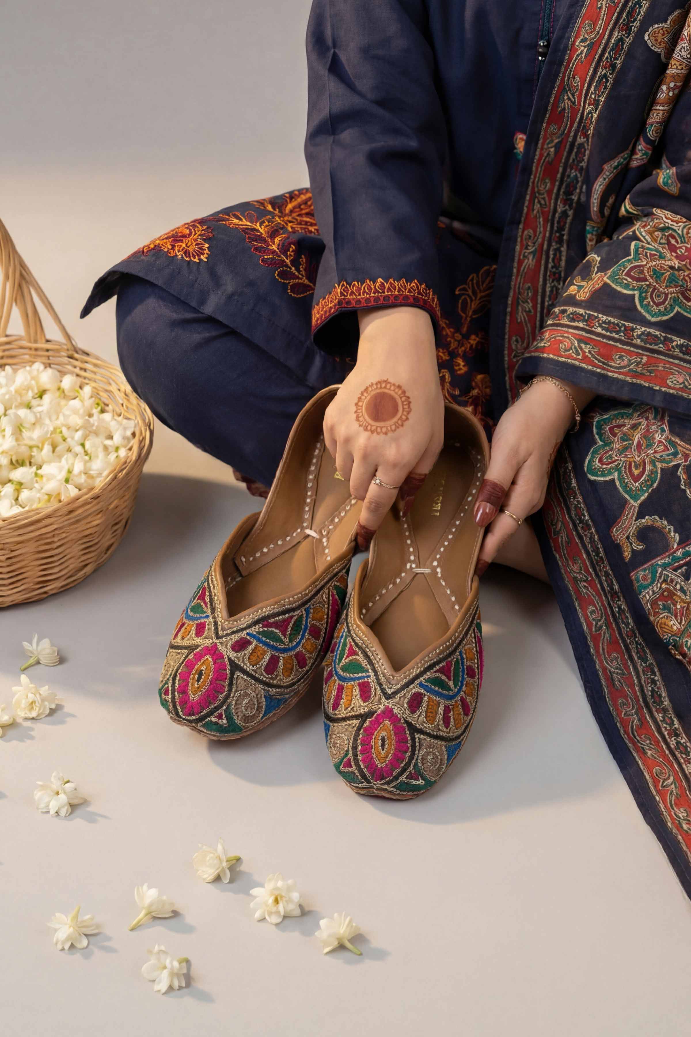 Brown Khussa-1596943713 Women - Fashion Collection | Nishat | Shop Online