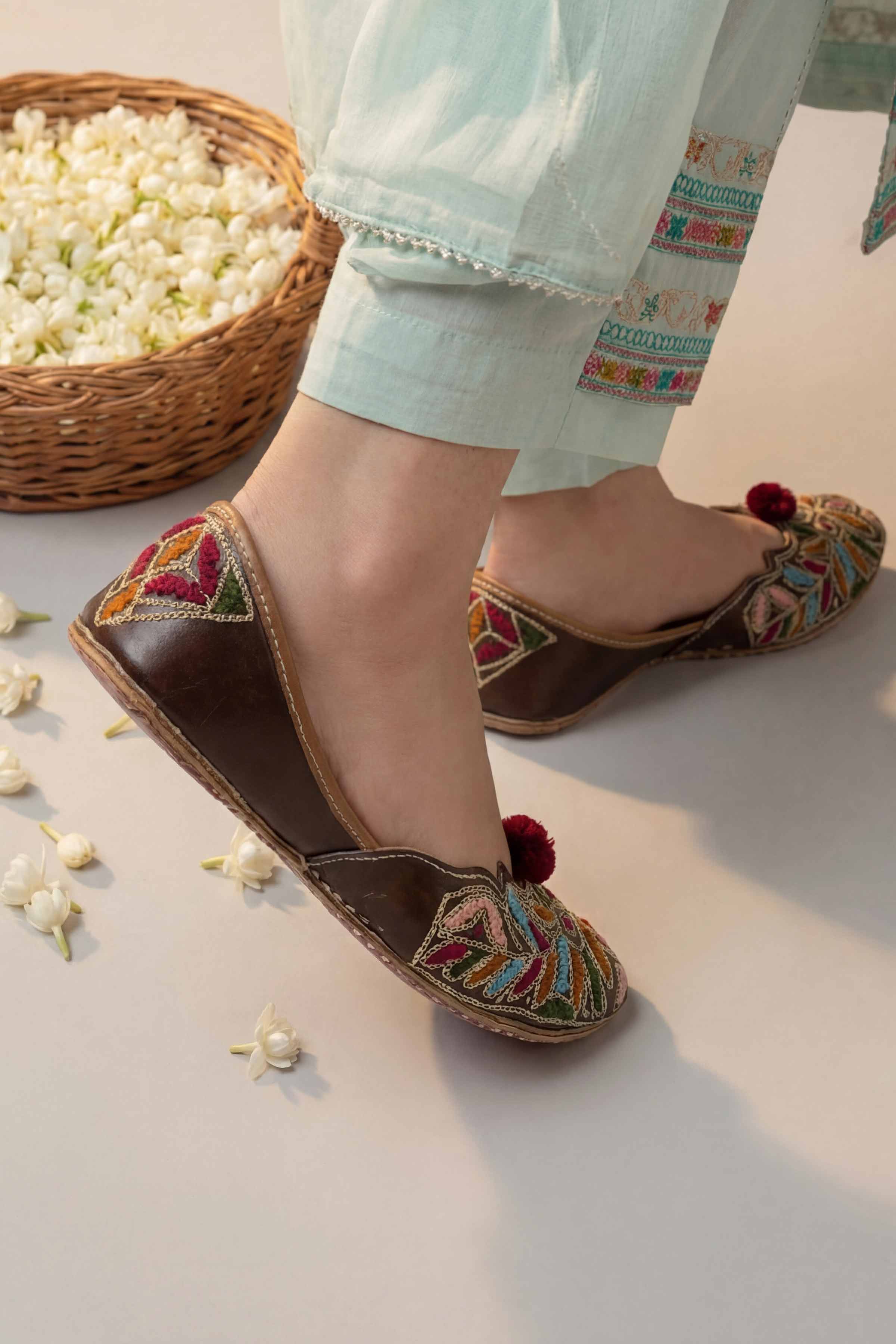 Brown Khussa-1596953713 Women - Fashion Collection | Nishat | Shop Online