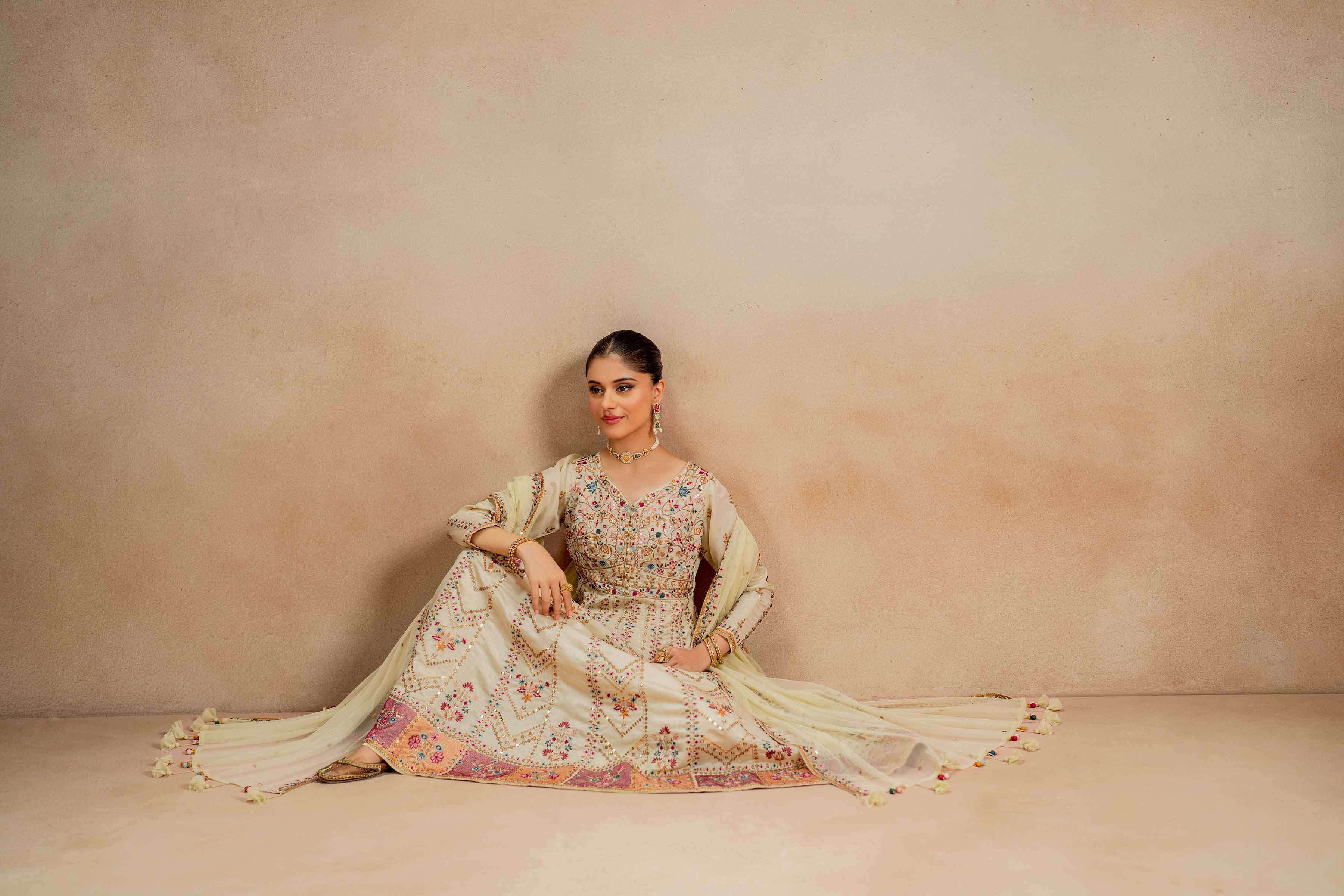 2 Piece - Embroidered Suit - 42308028