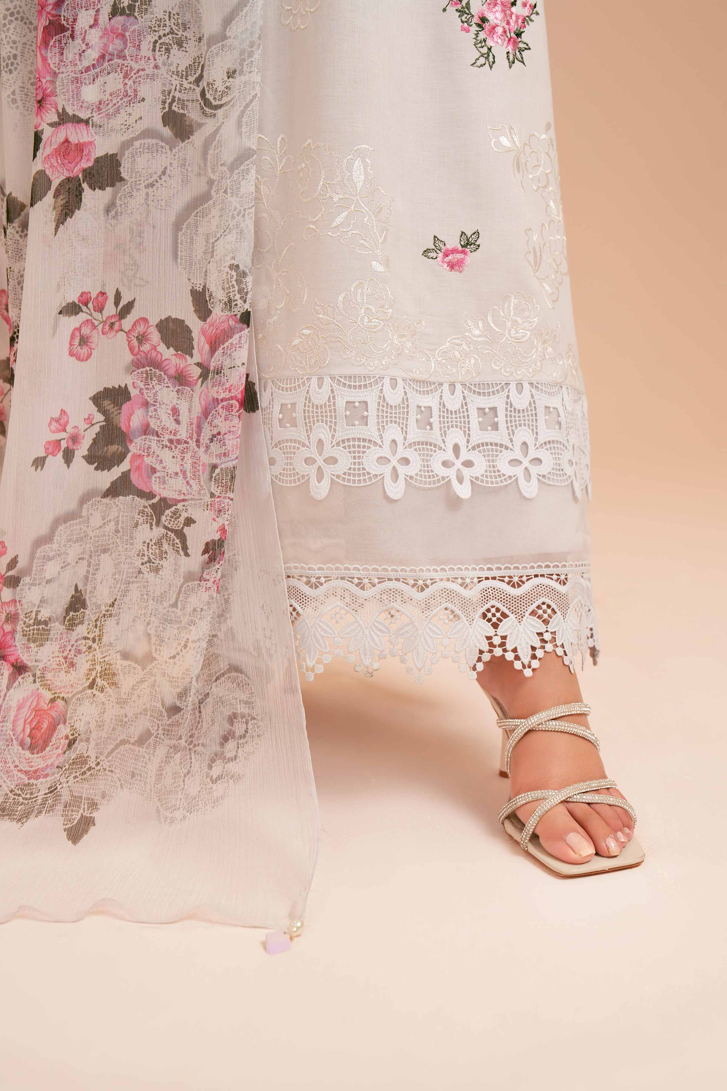 3 Piece - Embroidered Suit - 42401688