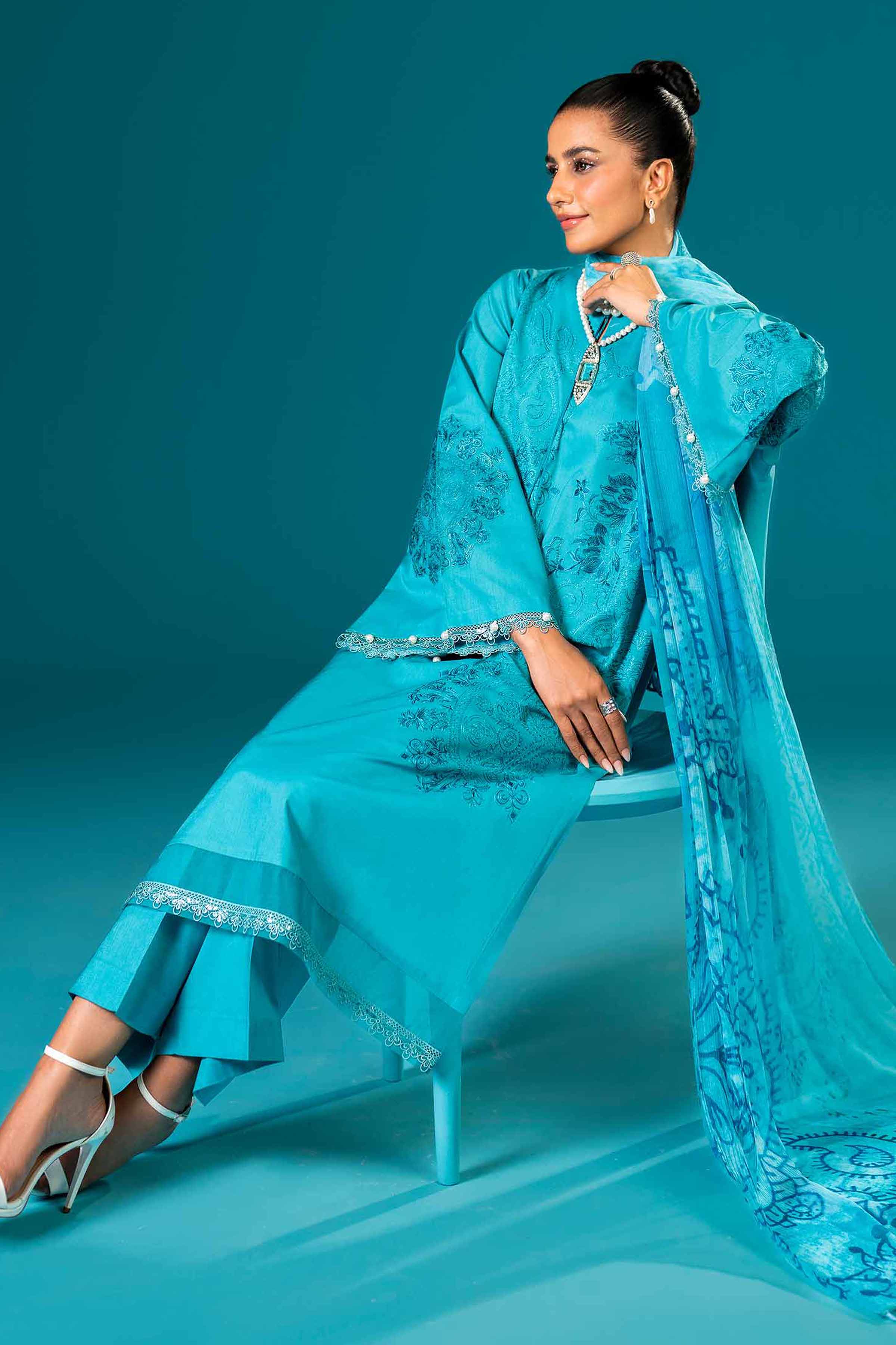 3 Piece - Embroidered Suit - 42401690
