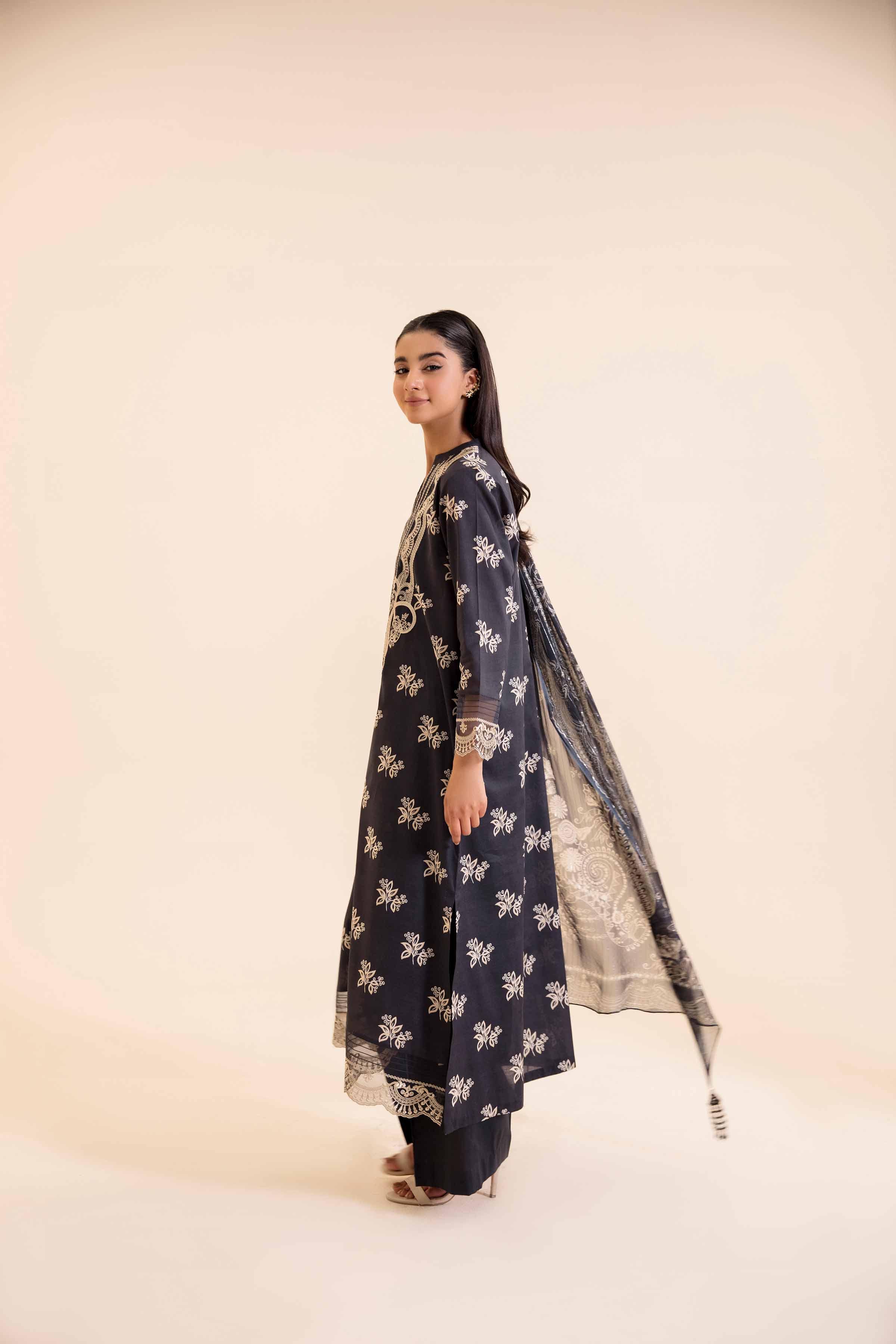 2 Piece - Printed Embroidered Suit - 42401717