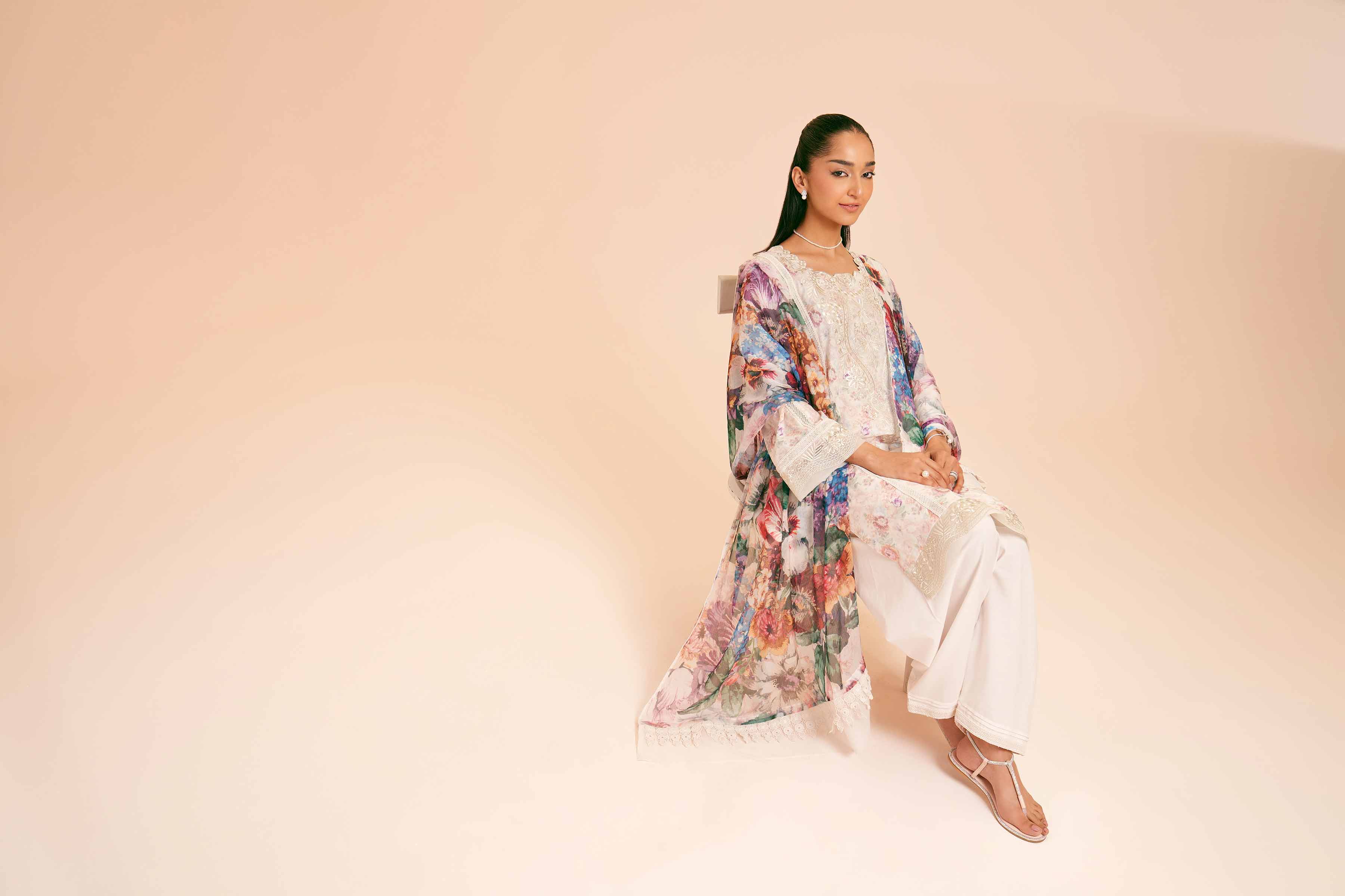 2 Piece - Printed Embroidered Suit - 42401768
