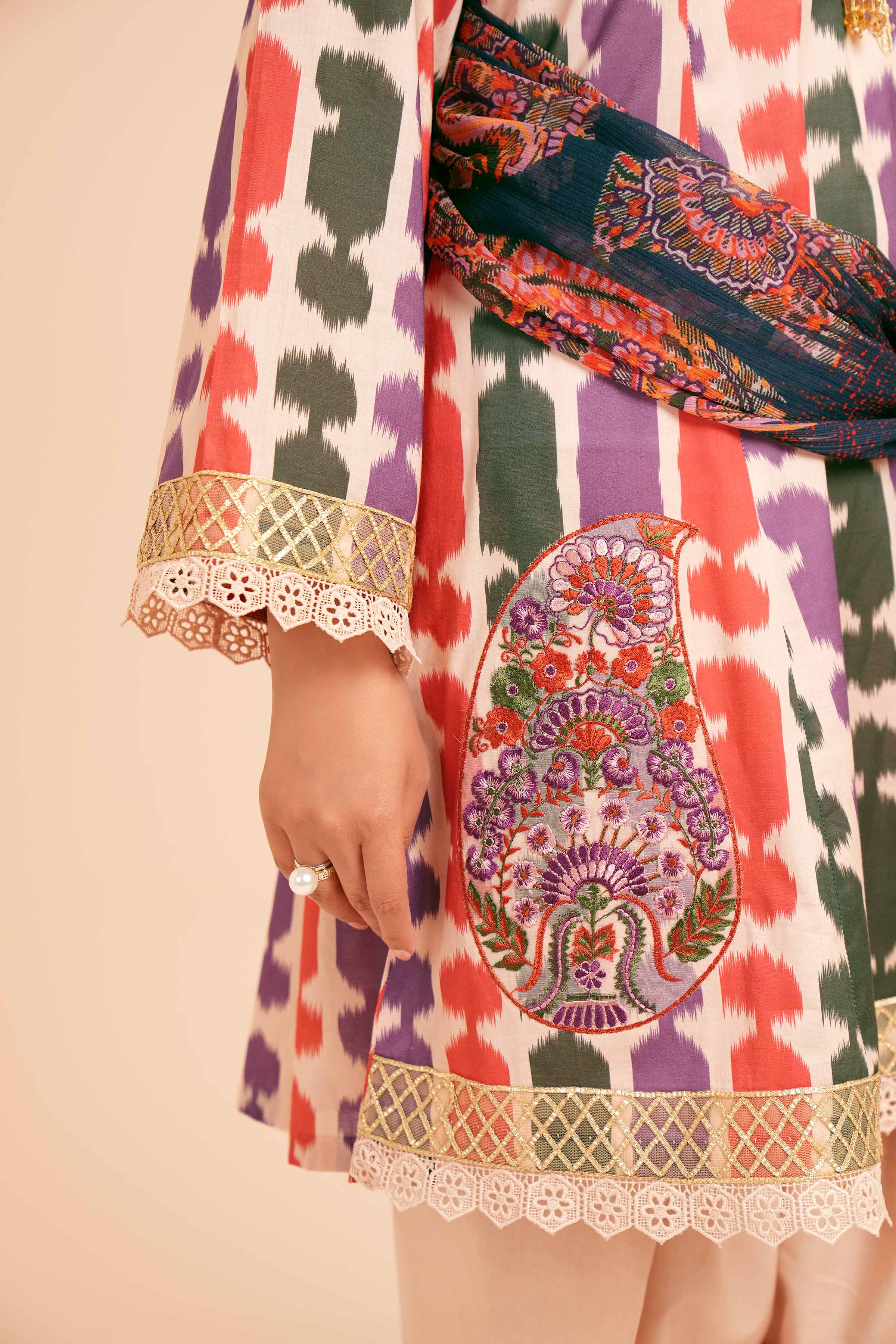2 Piece - Printed Embroidered Suit - 42401771