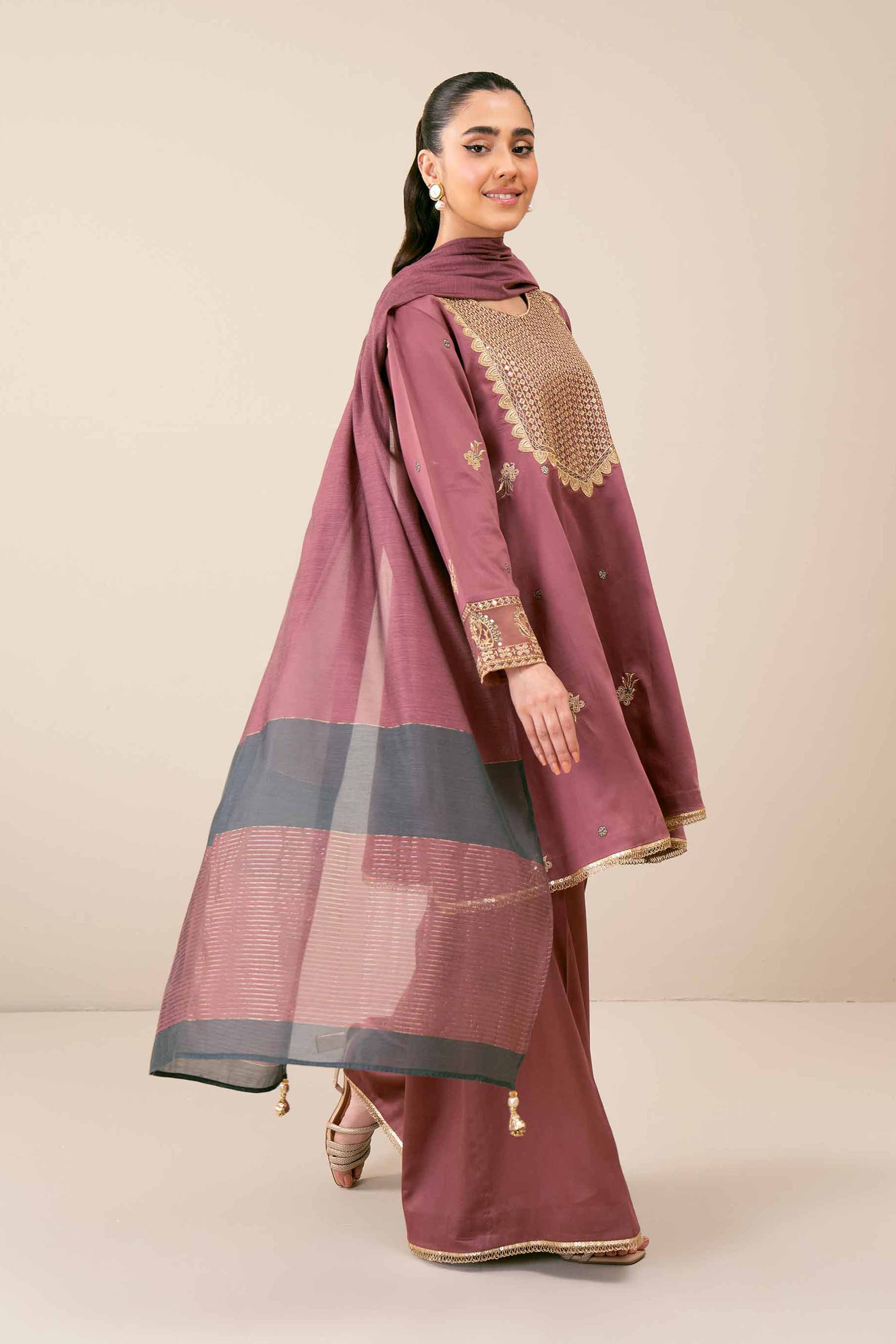 3 Piece - Embroidered Suit - 42401794