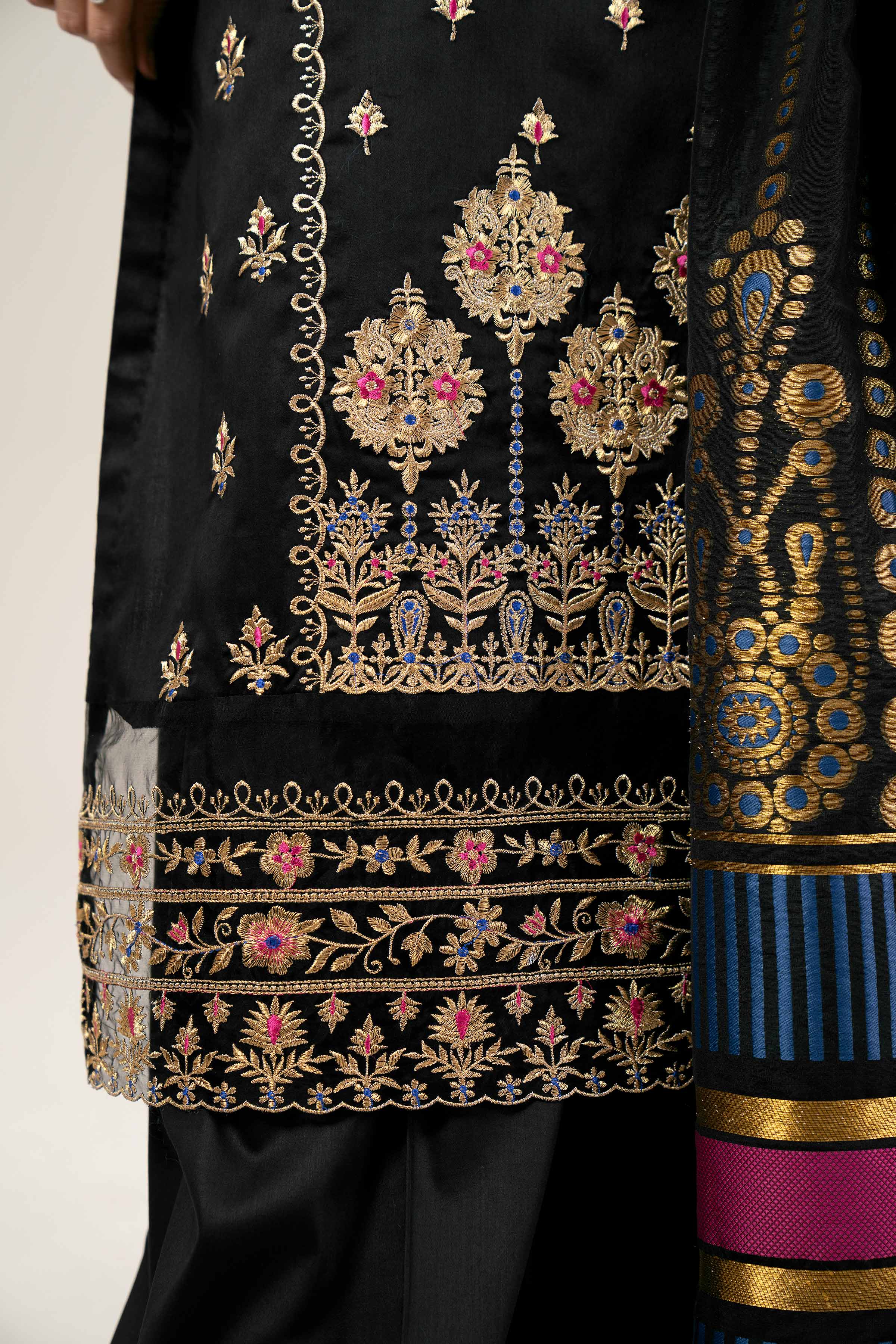 3 Piece - Embroidered Suit - 42401796
