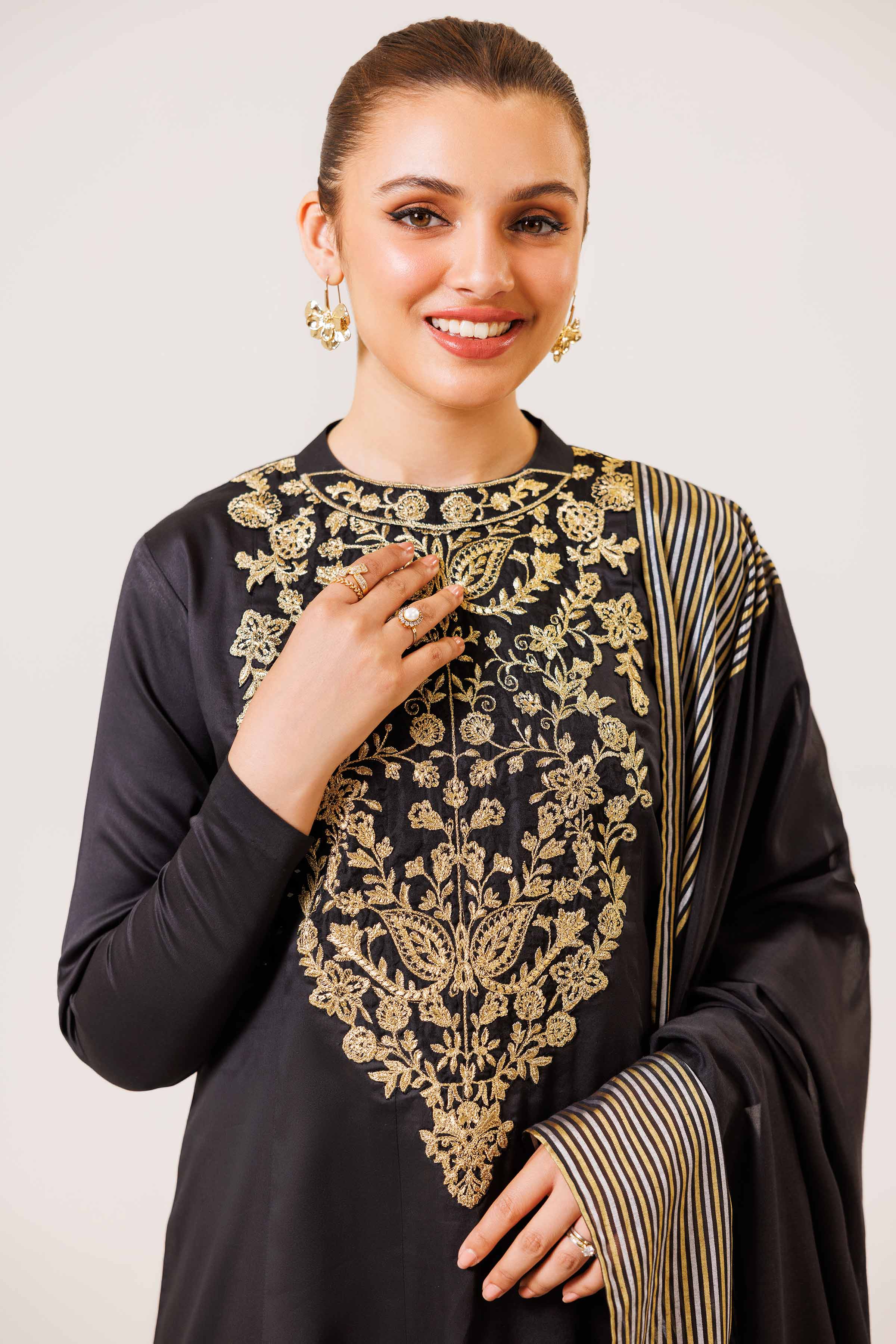 3 Piece - Embroidered Suit - 42401797