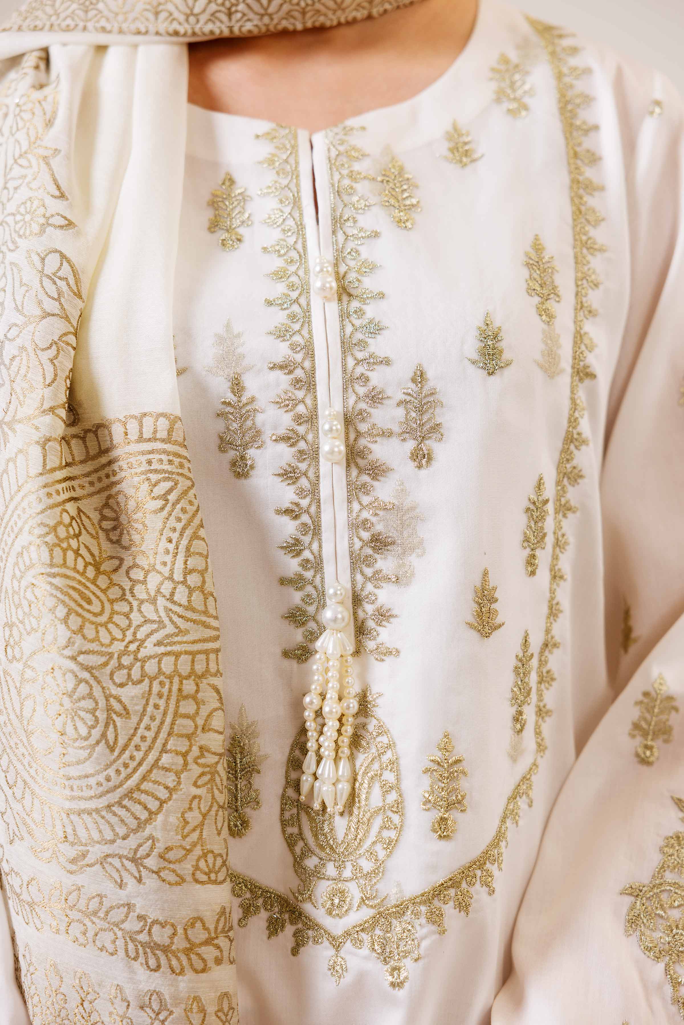3 Piece - Embroidered Suit - 42401800