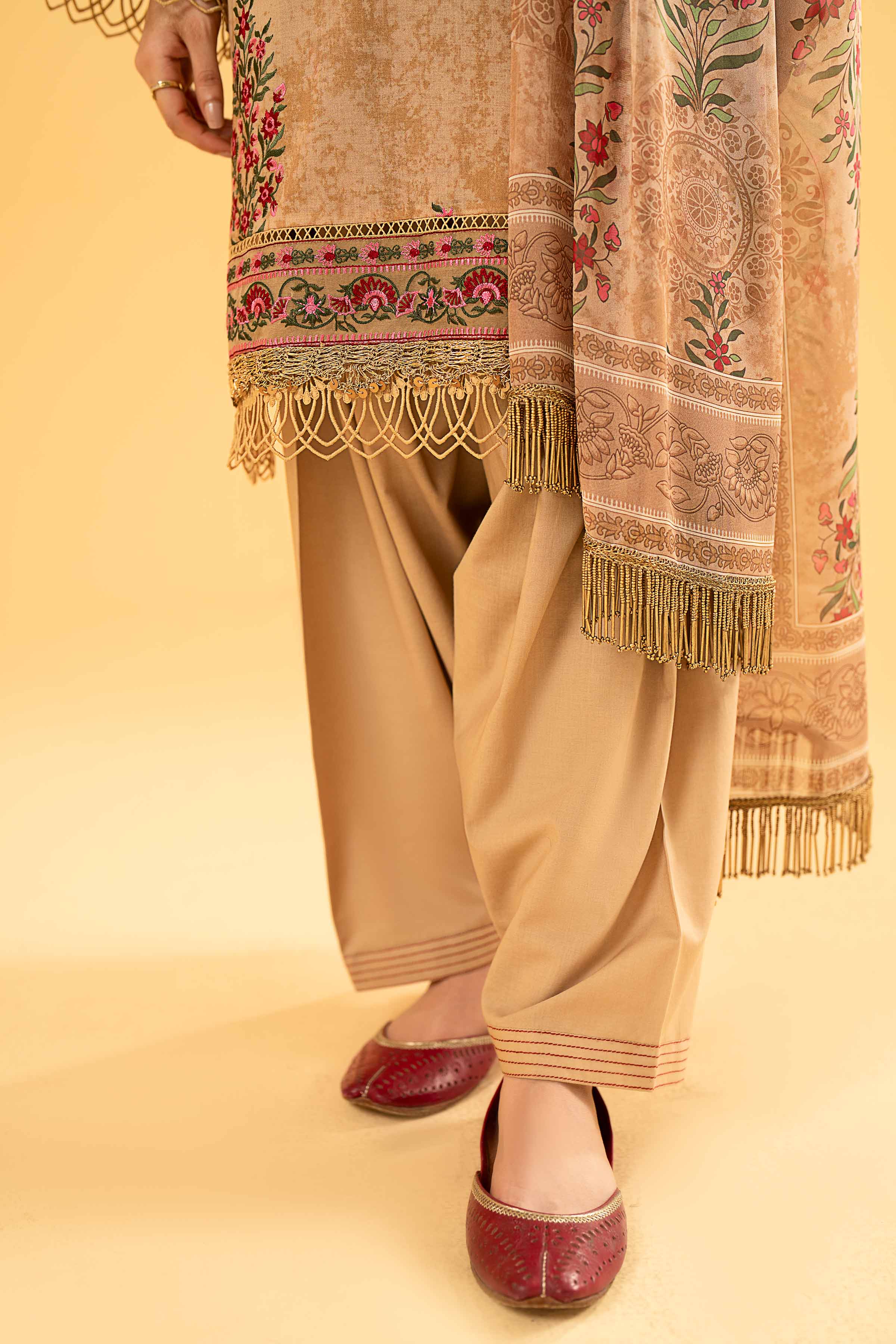 2 Piece - Printed Embroidered Suit - 42401952