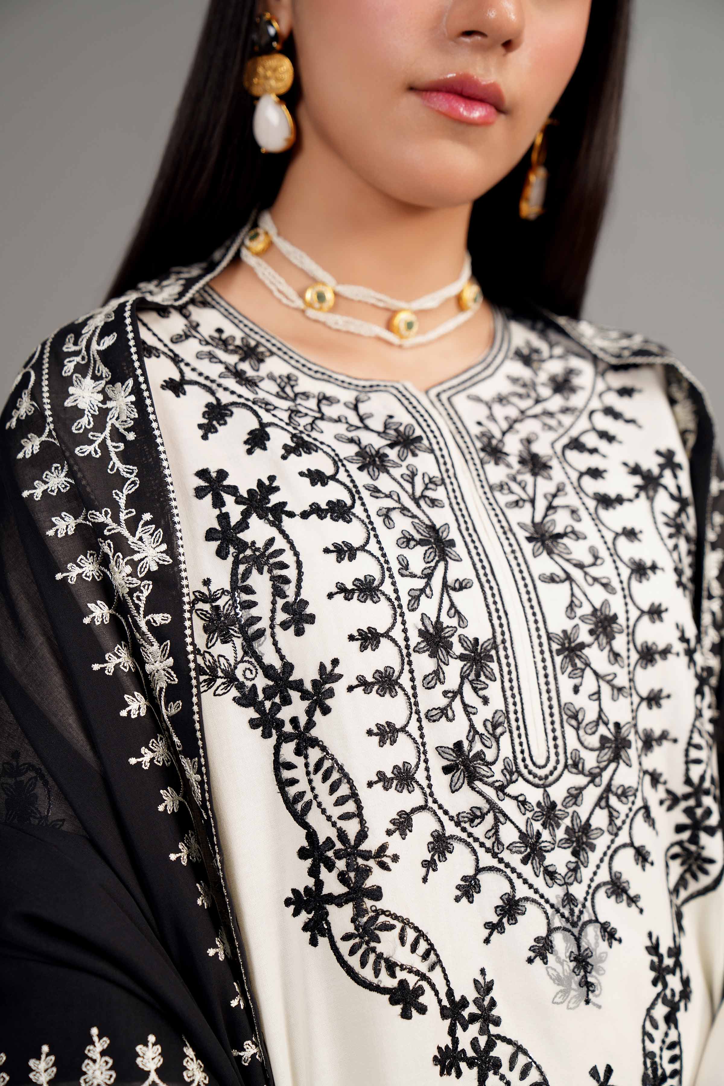 3 Piece - Embroidered Suit - 42401994