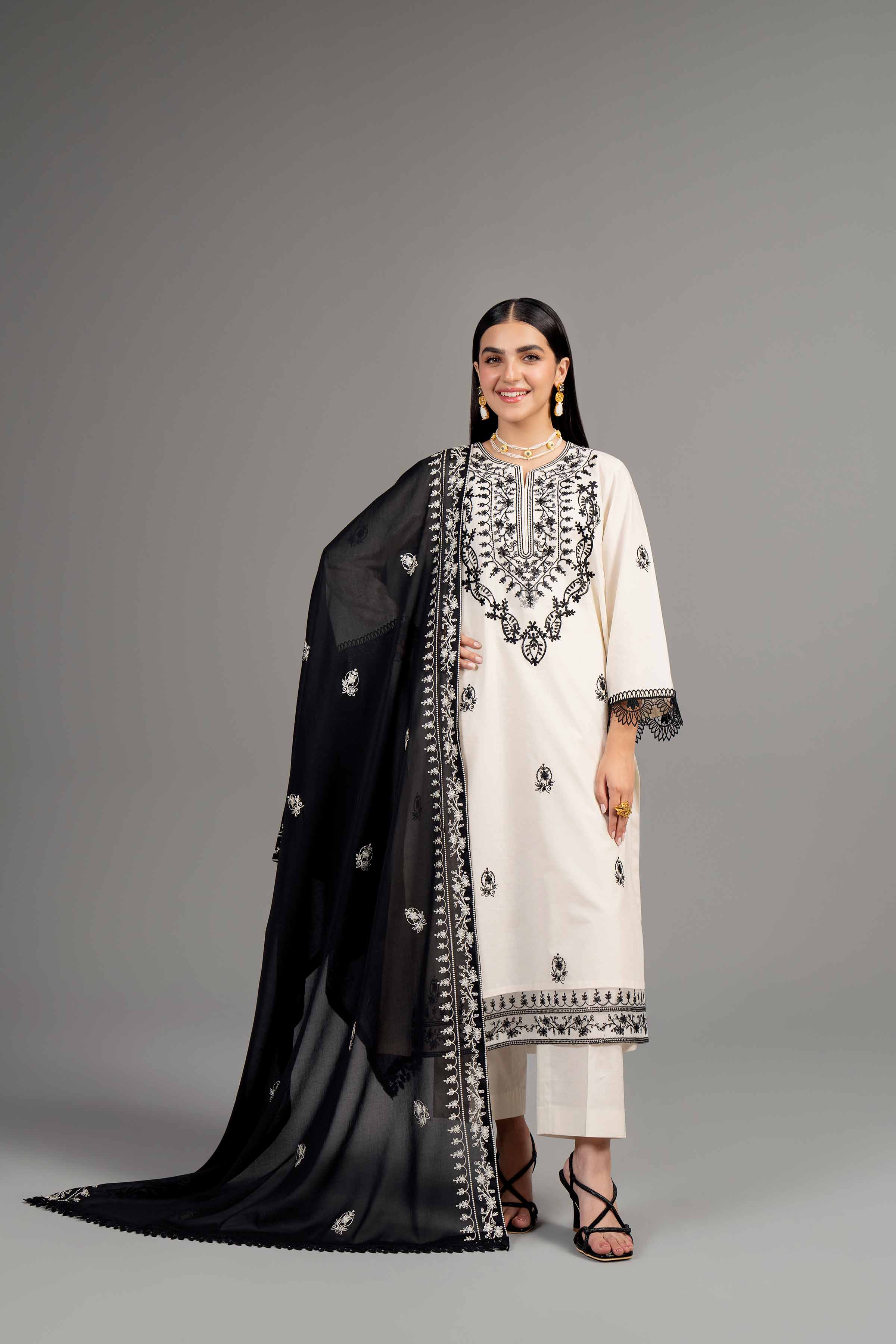 3 Piece - Embroidered Suit - 42401994