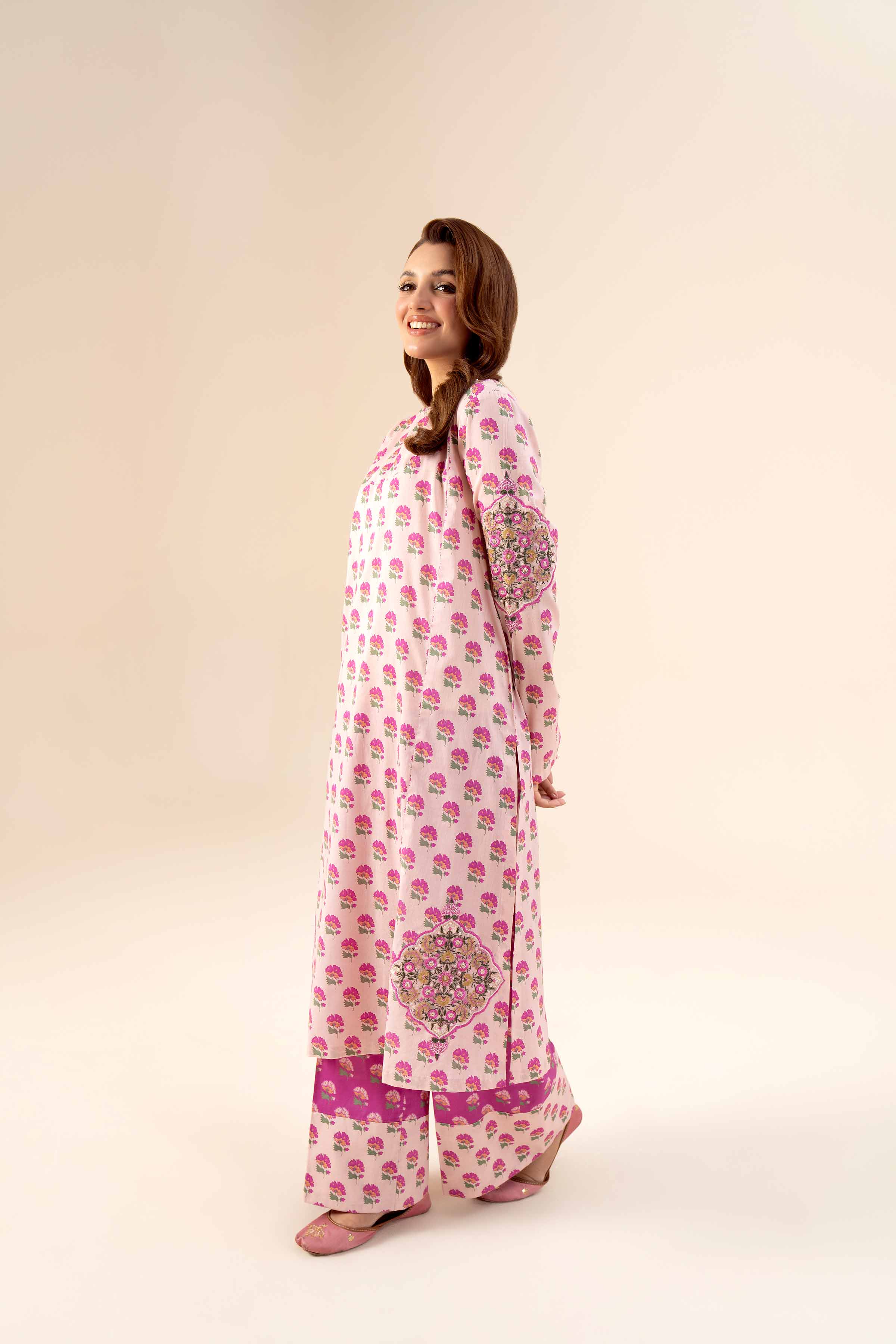 2 Piece - Printed Embroidered Suit - 42402080