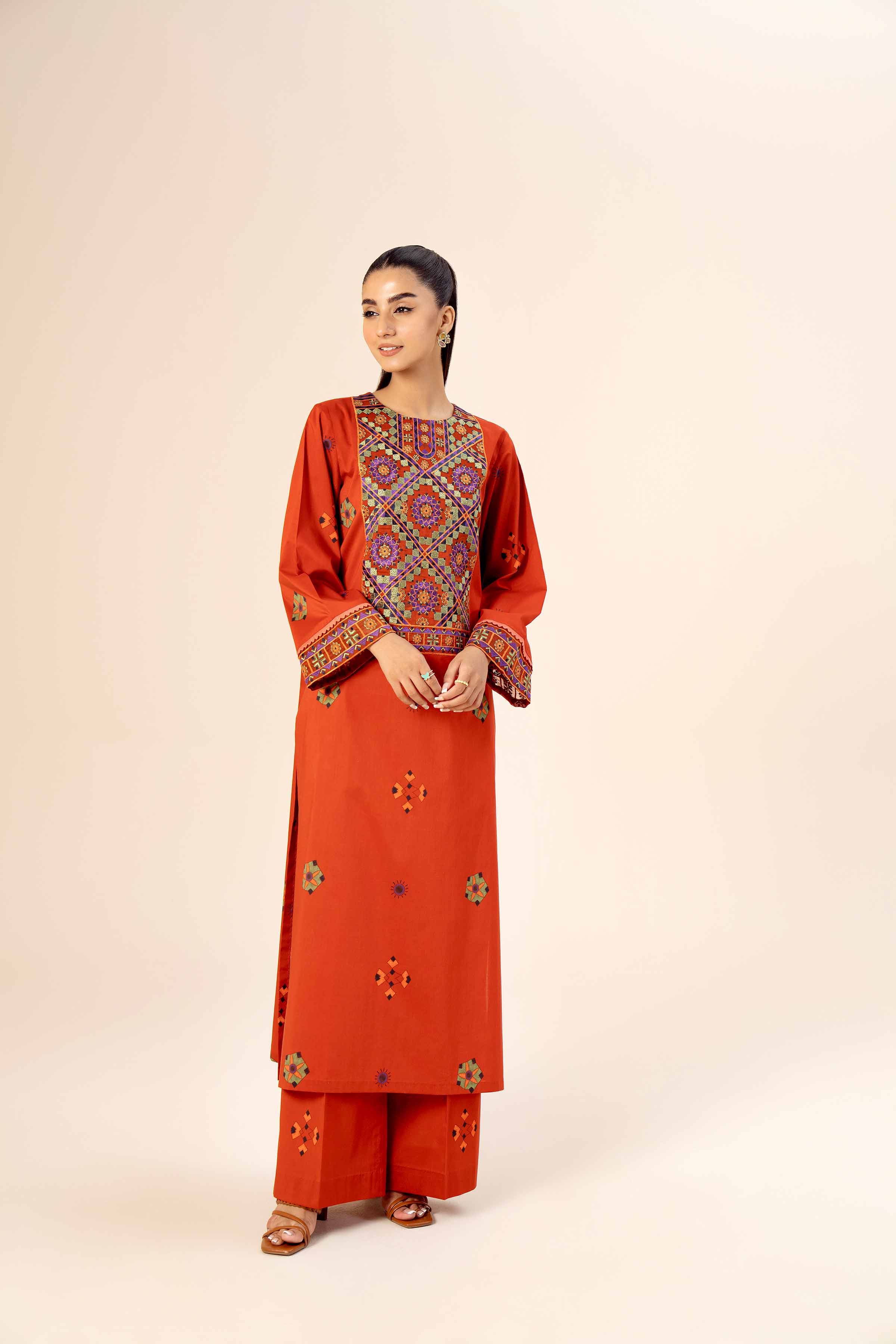 2 Piece - Printed Embroidered Suit - 42402081