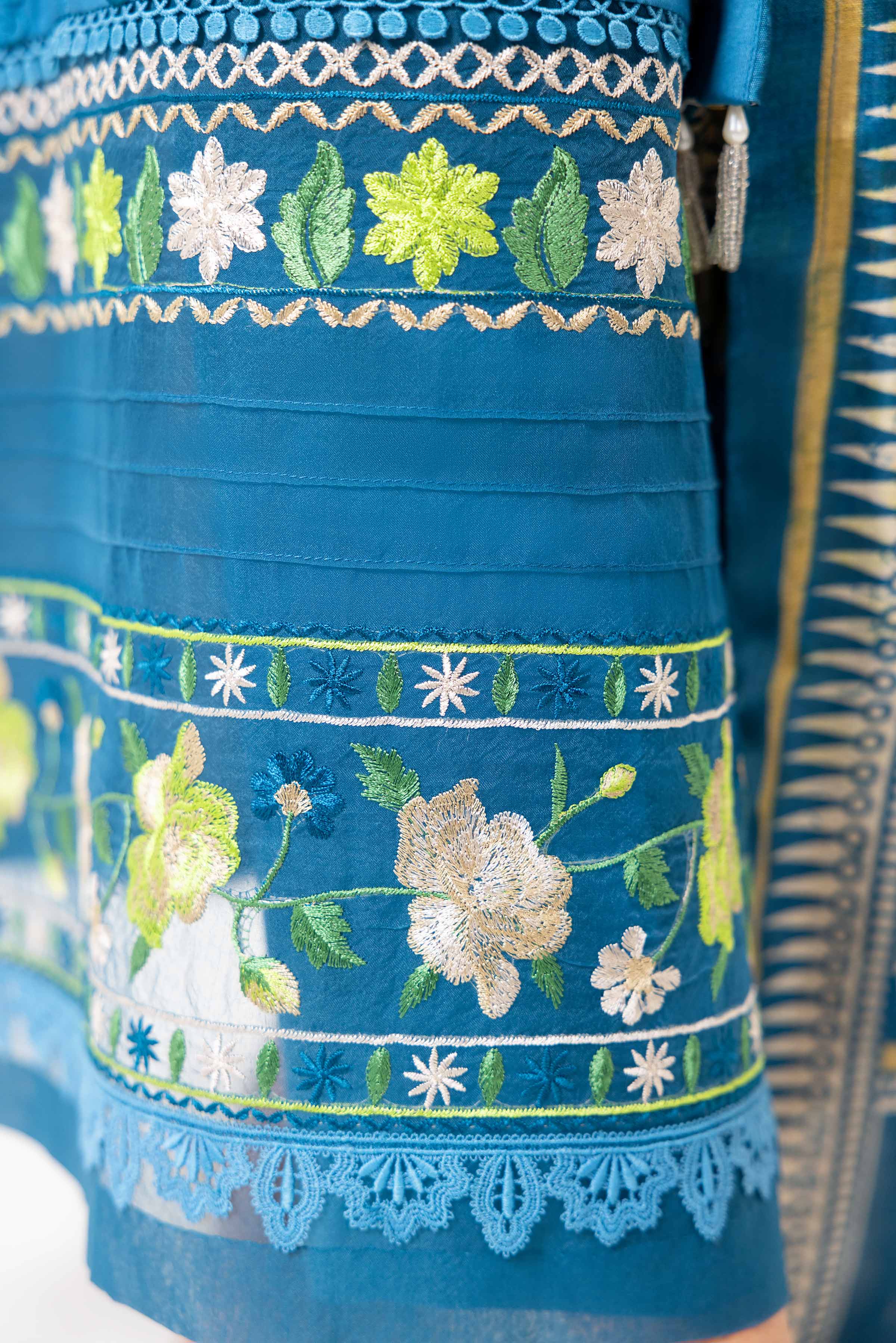 2 Piece - Embroidered Suit - 42402181