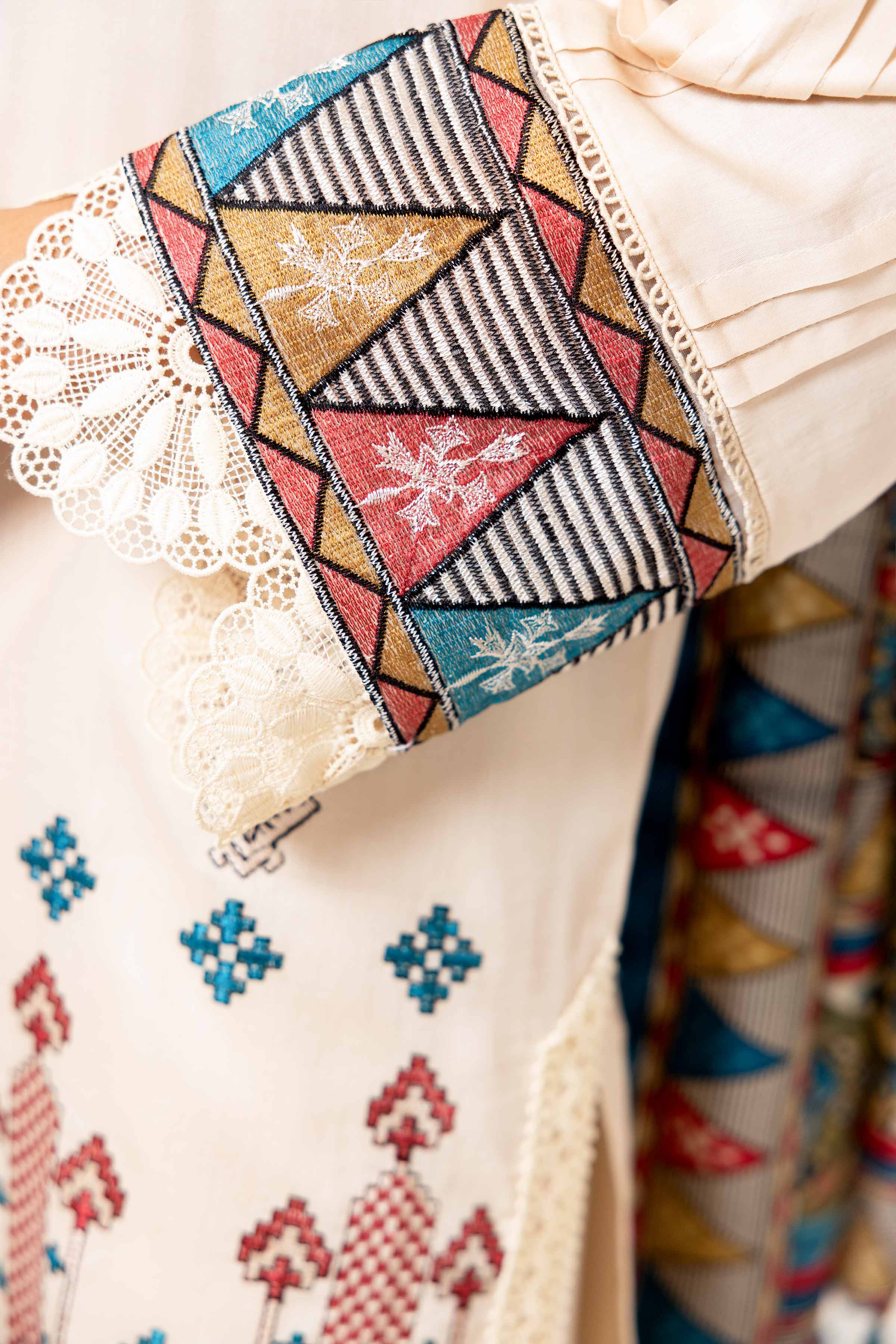 3 Piece - Embroidered Suit - 42402182