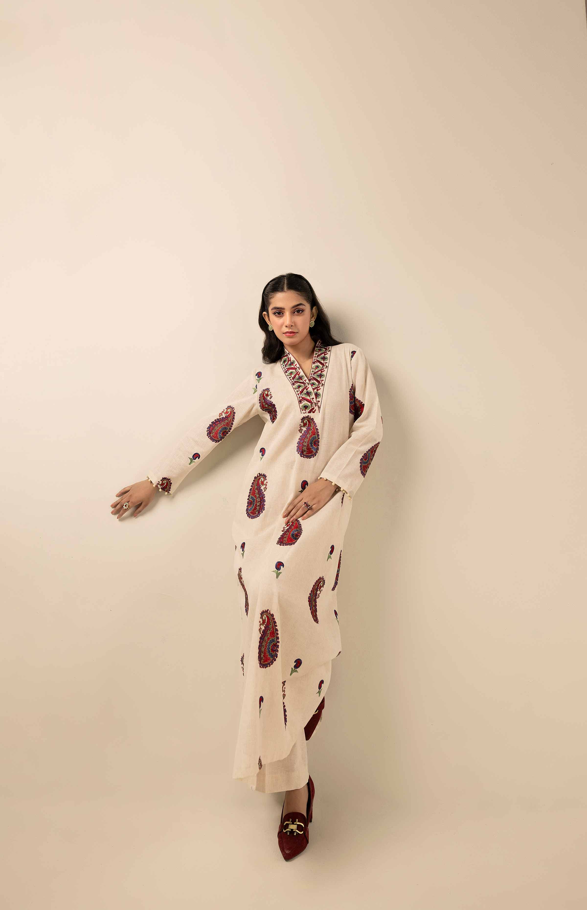2 Piece - Dyed Embroidered Suit - 42404034