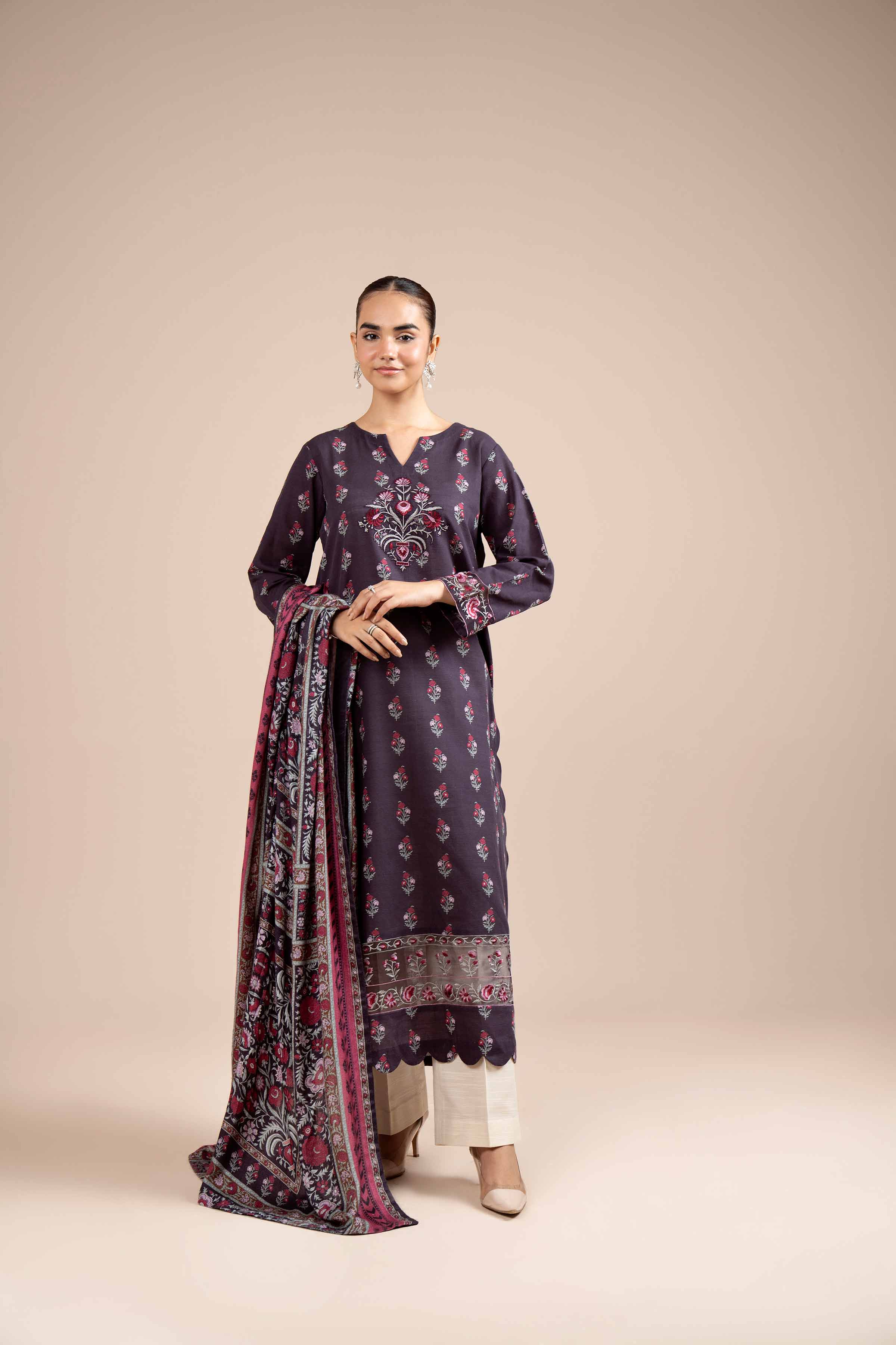 2 Piece - Printed Embroidered Suit - 42404083