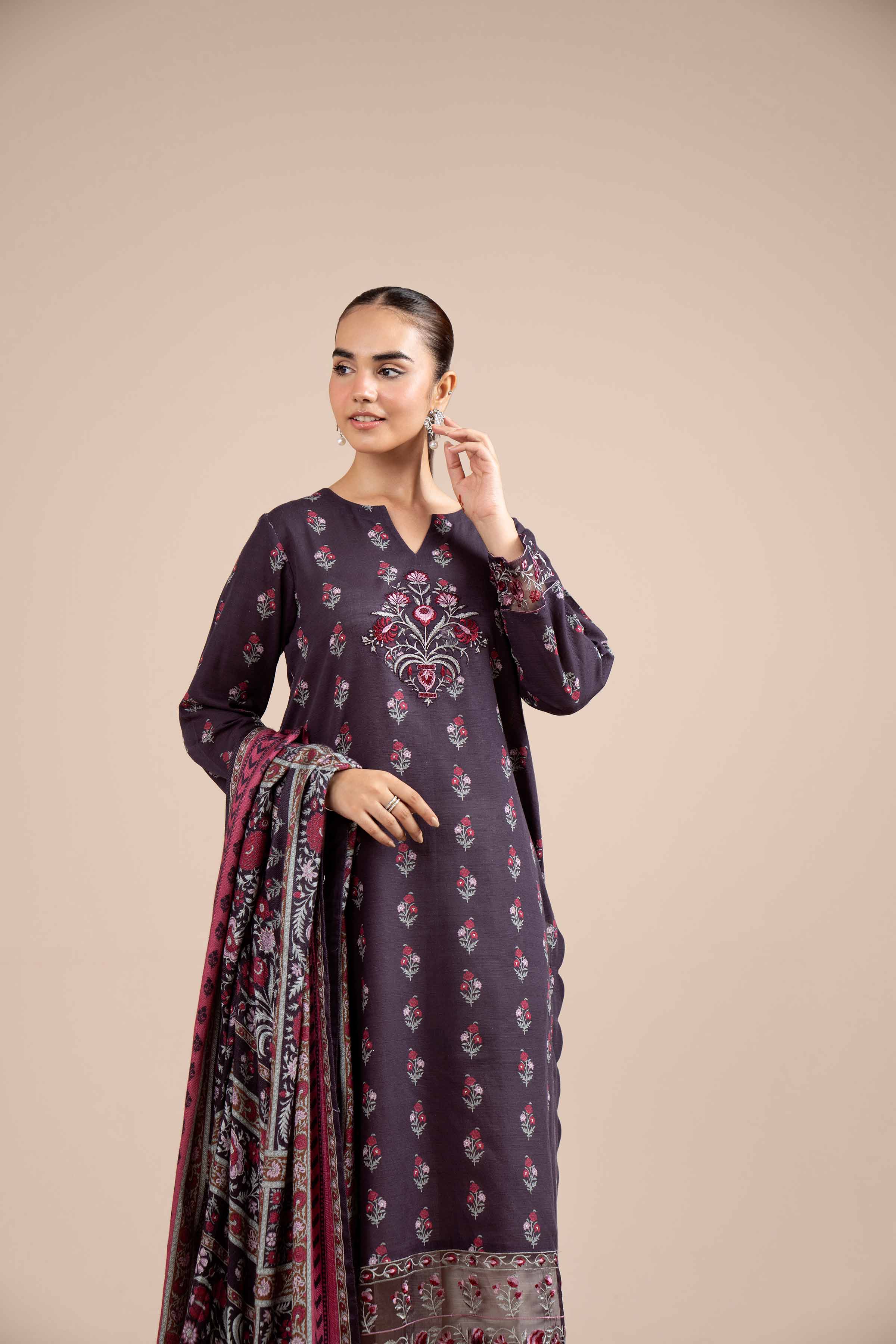 2 Piece - Printed Embroidered Suit - 42404083
