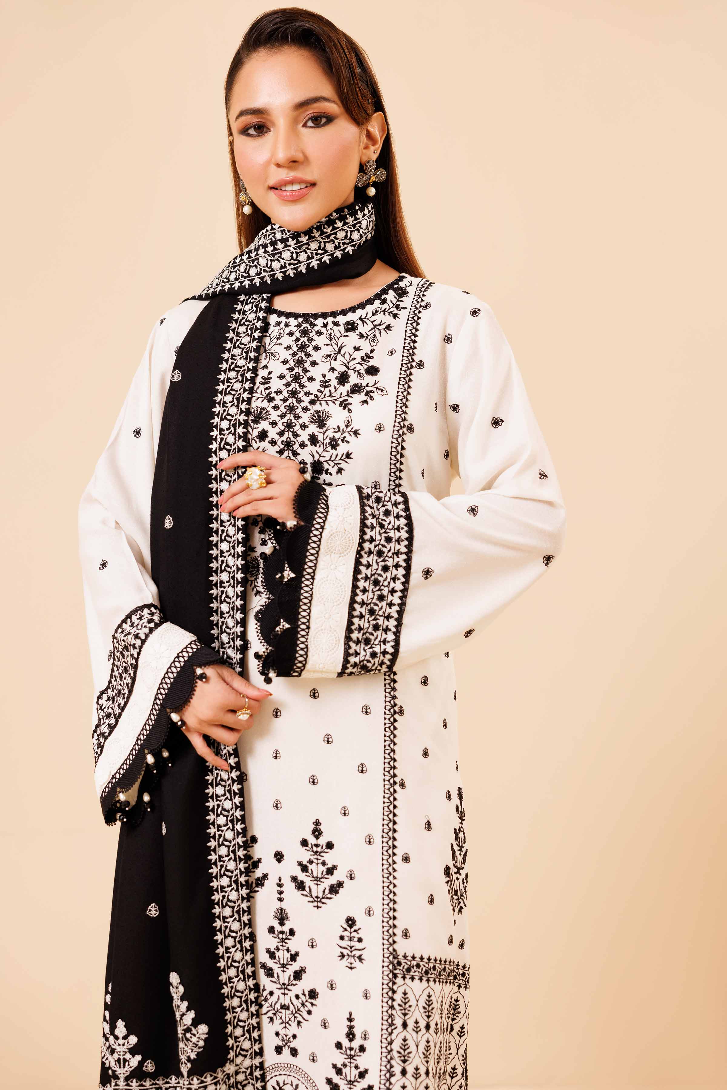 3 Piece - Embroidered Suit - 42404368