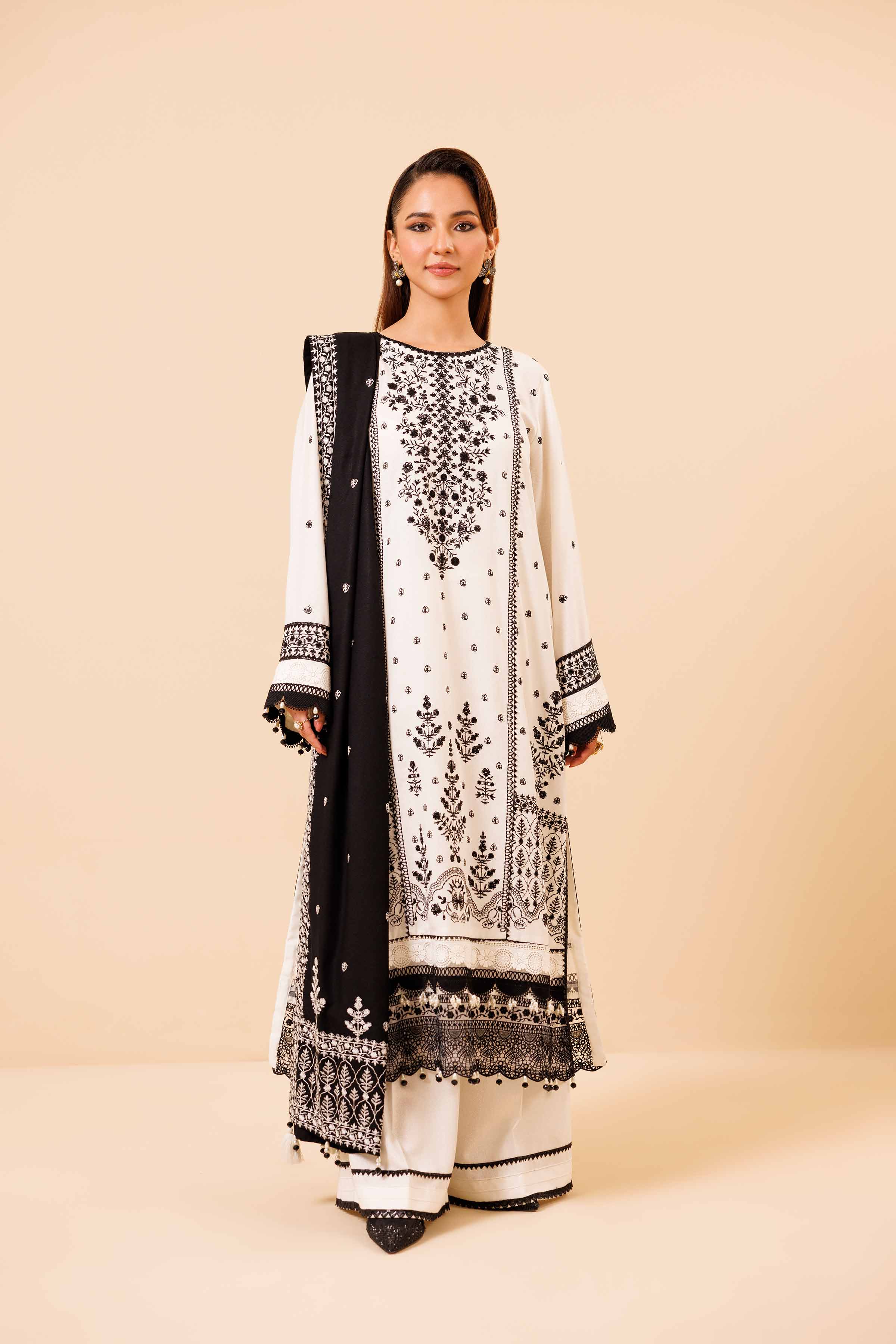 3 Piece - Embroidered Suit - 42404368