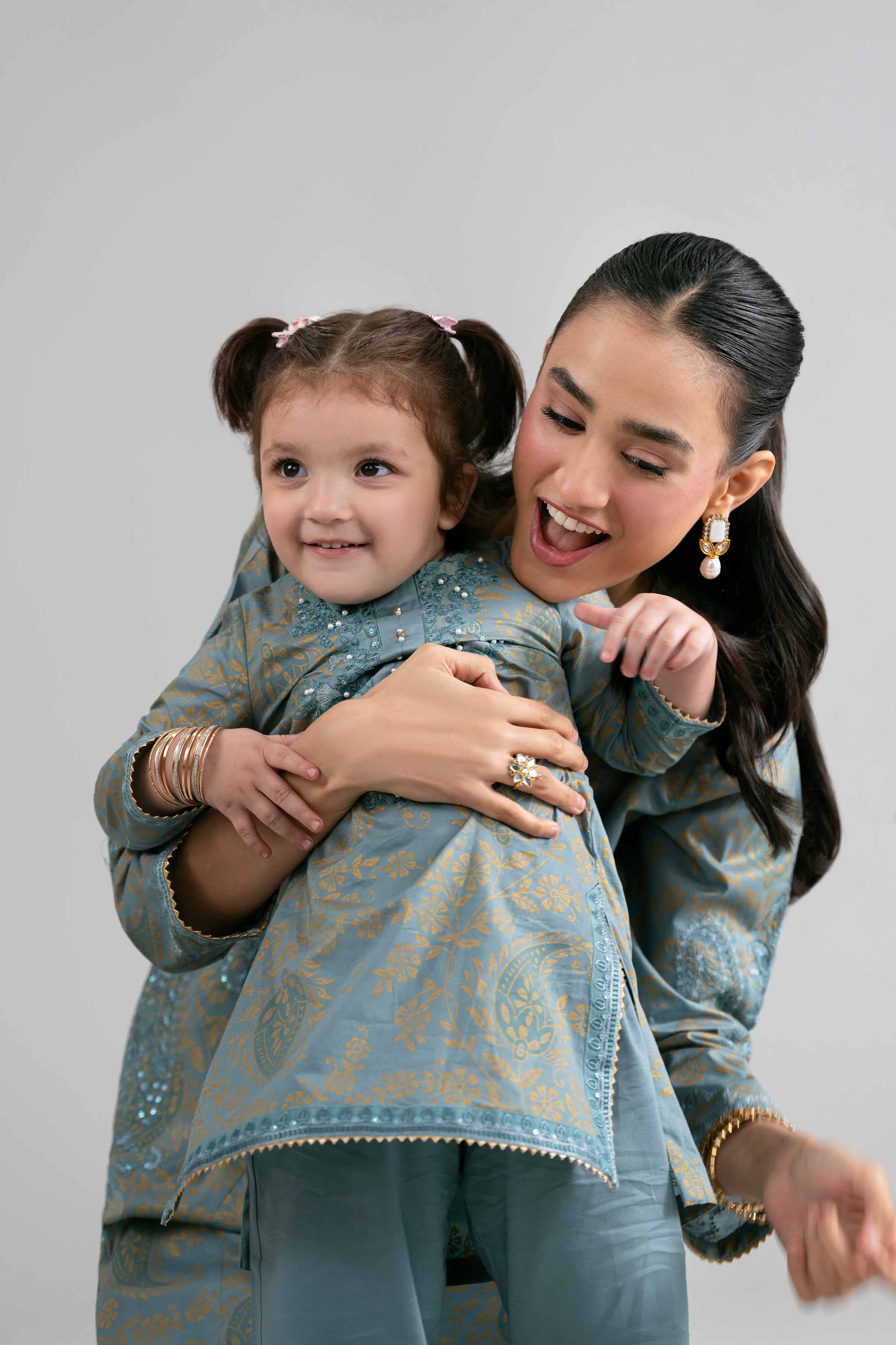 2 Piece - Printed Embroidered Suit - PMD26-05 M