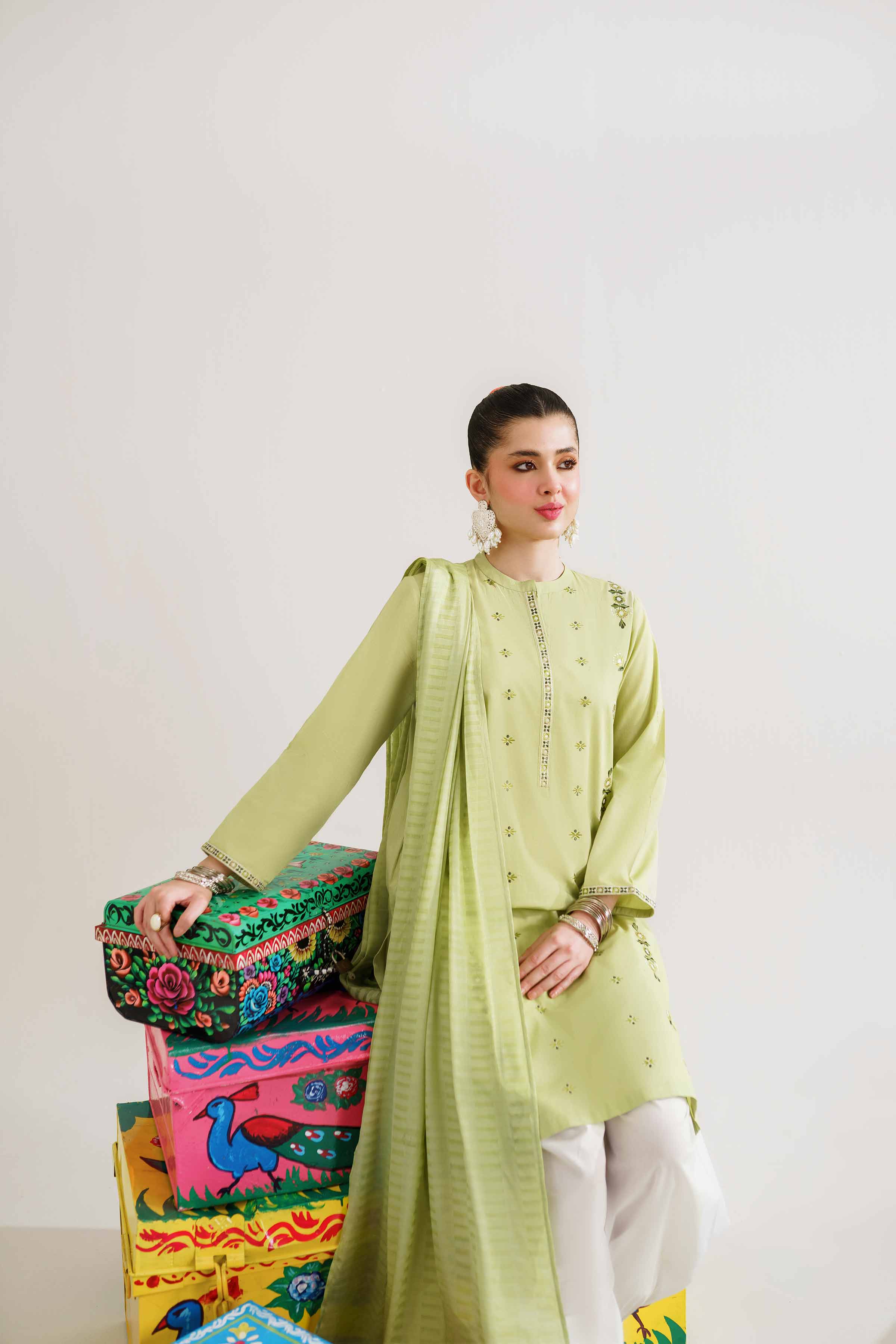 2 Piece - Embroidered Suit - PE24-90