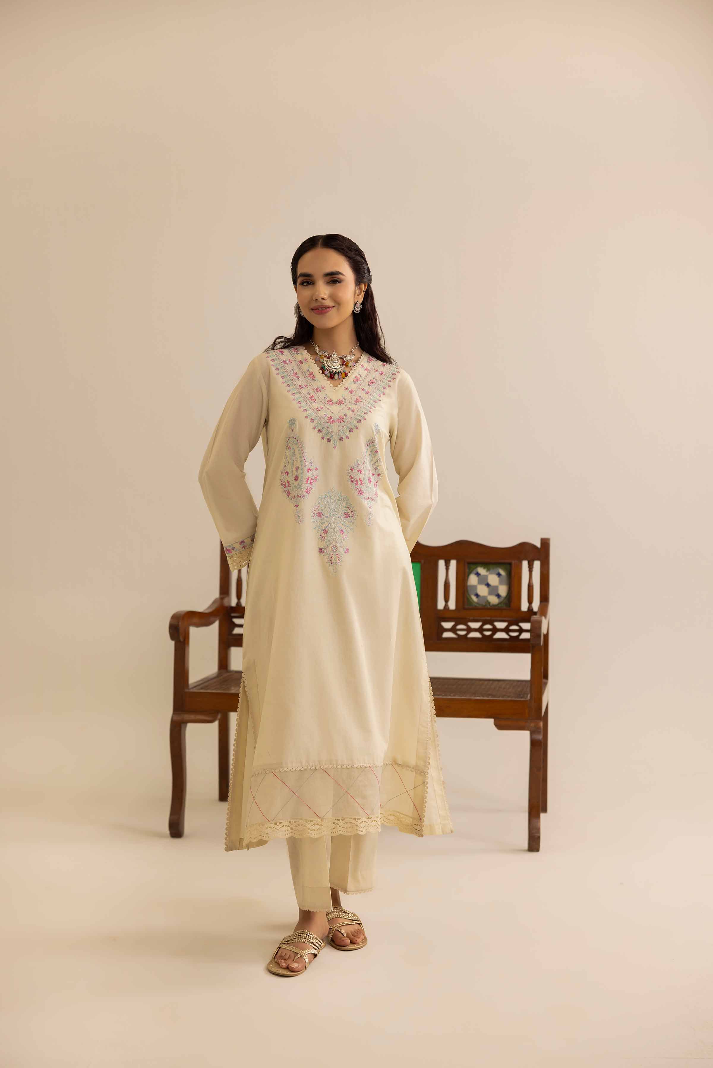 2 Piece - Embroidered Suit - PE25-138