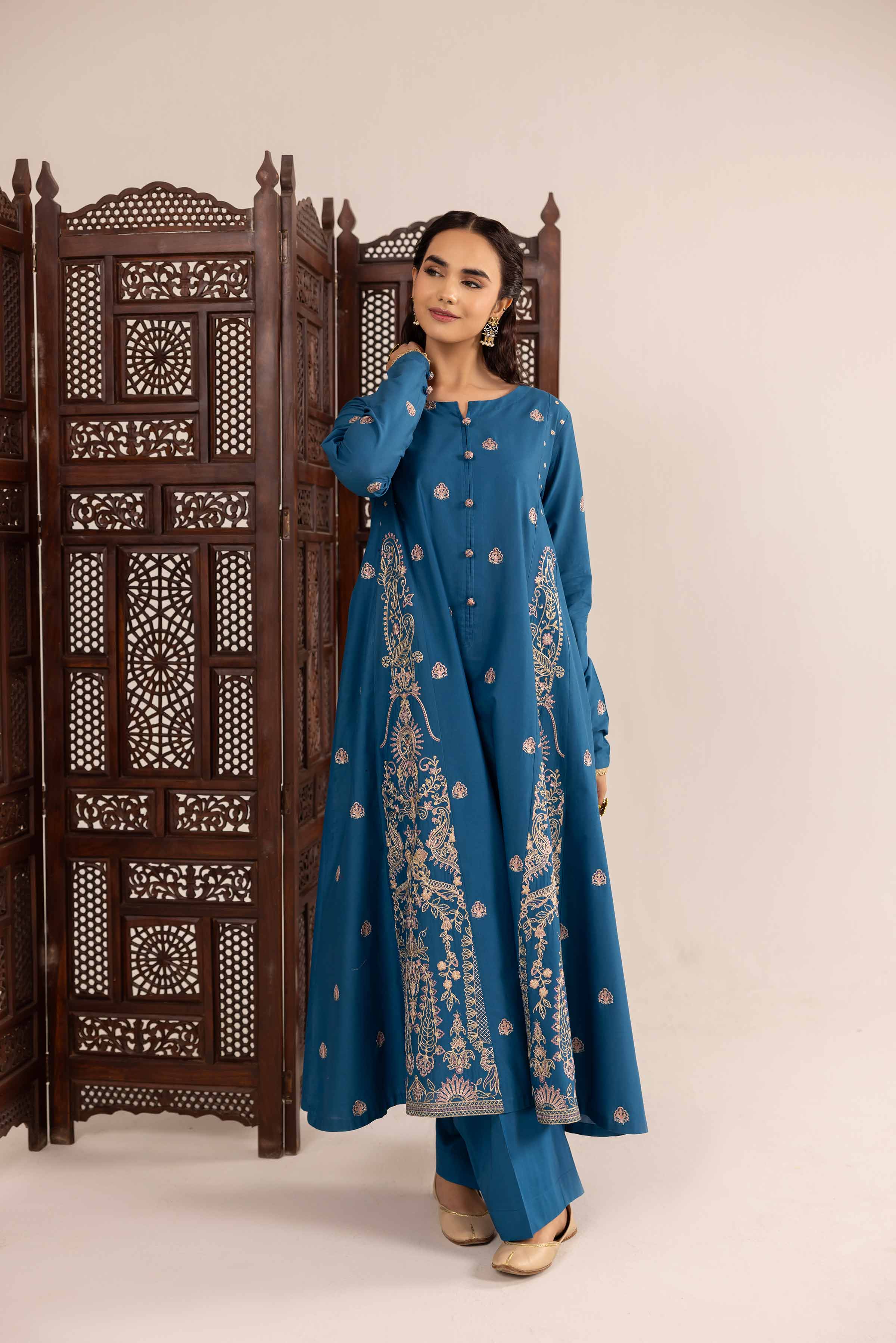2 Piece - Embroidered Suit - PE25-144
