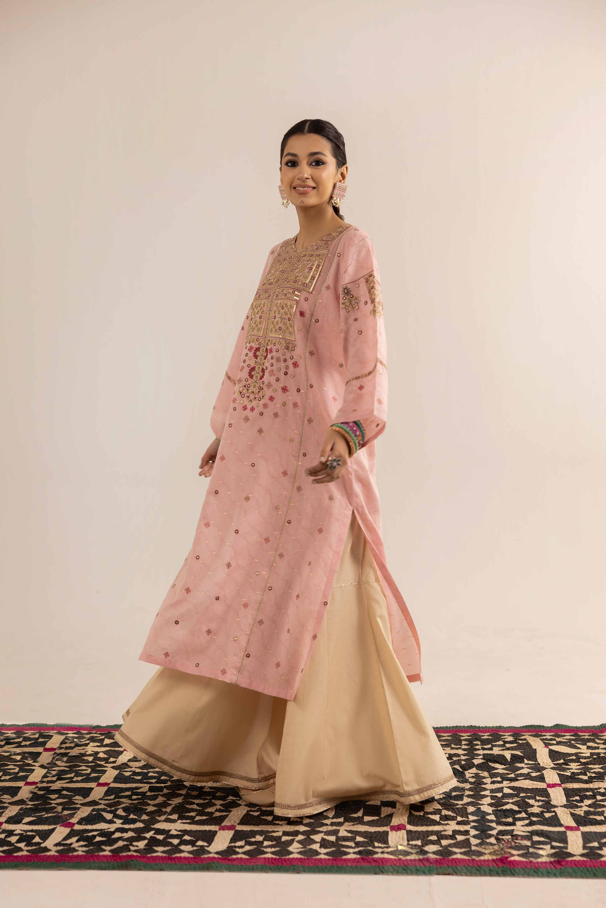 2 Piece - Embroidered Suit - PE25-157