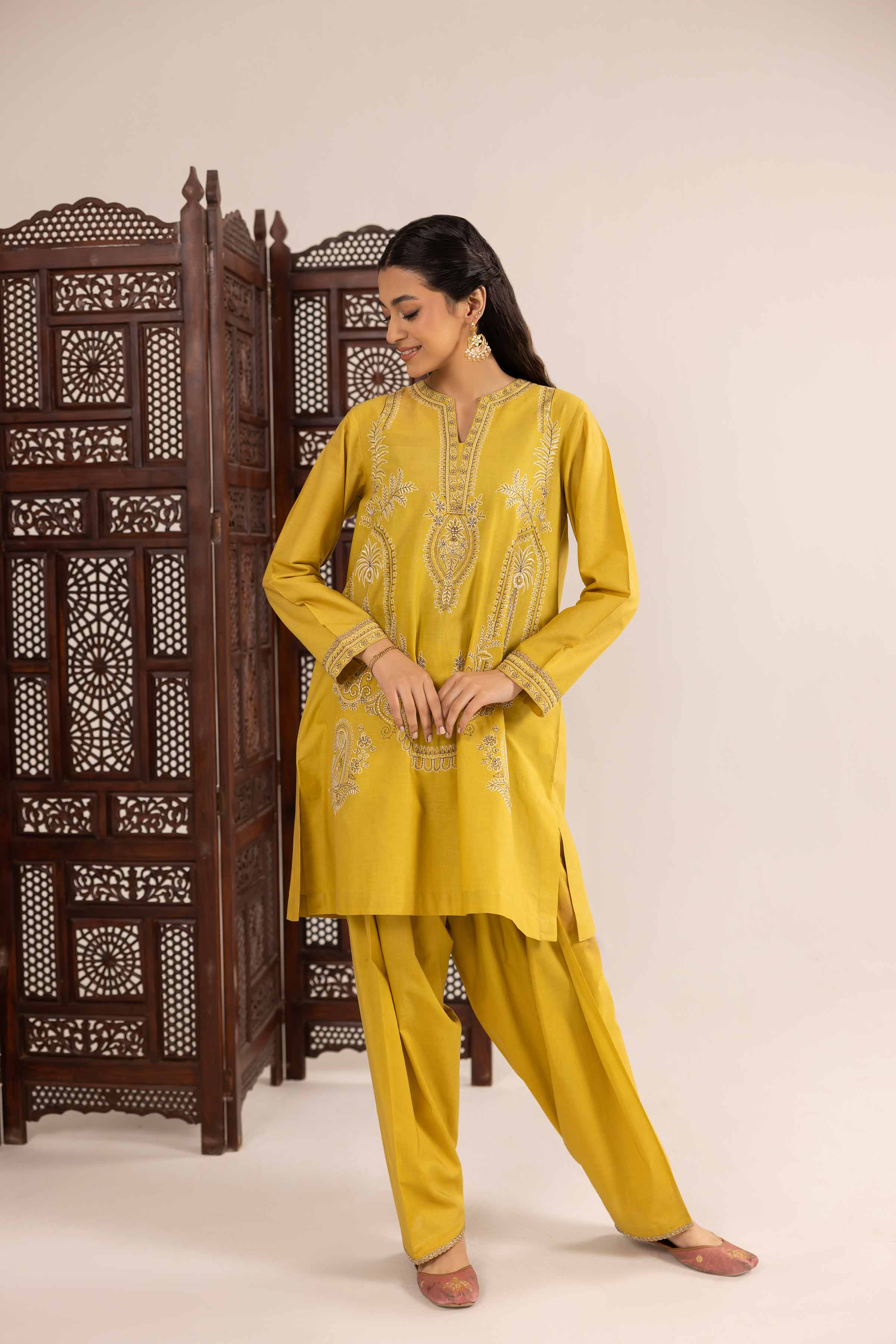 2 Piece - Embroidered Suit - PE25-161