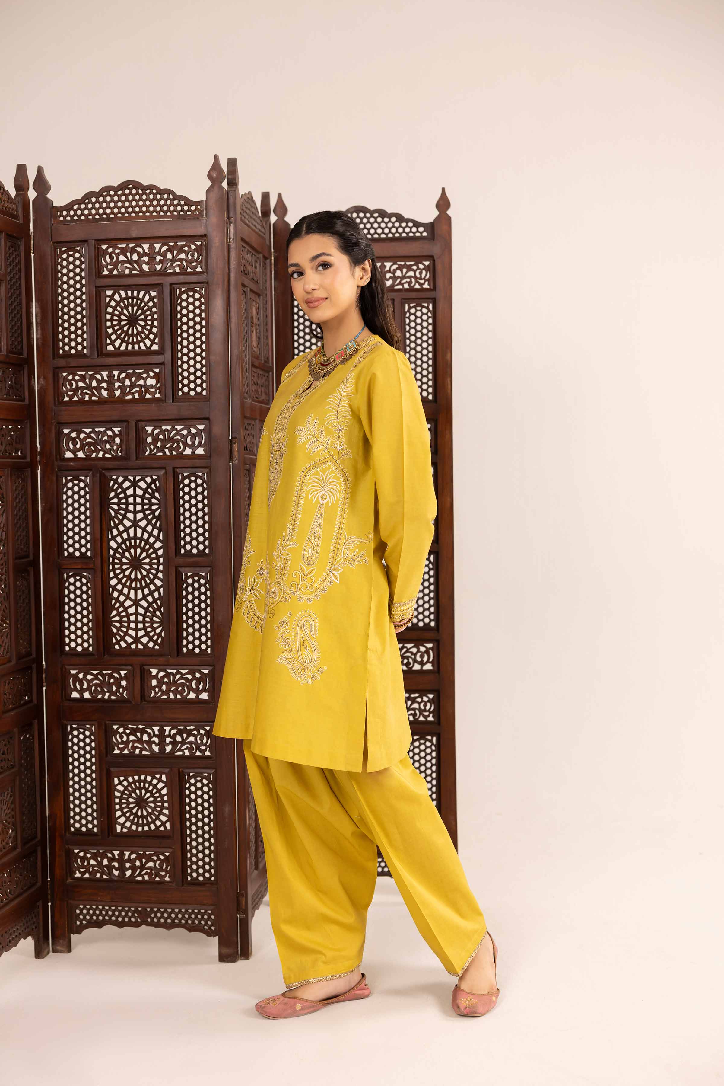 2 Piece - Embroidered Suit - PE25-161