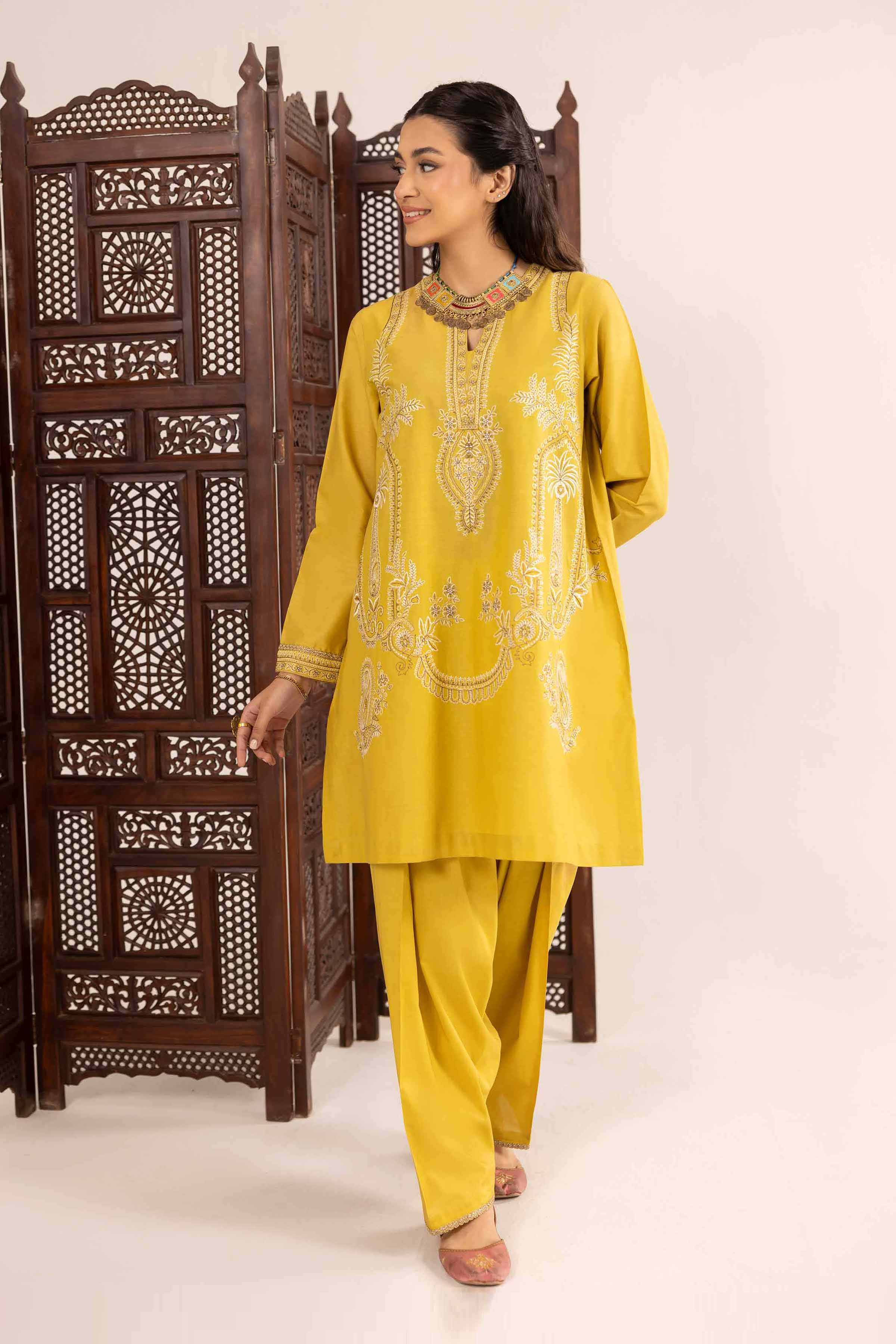 2 Piece - Embroidered Suit - PE25-161