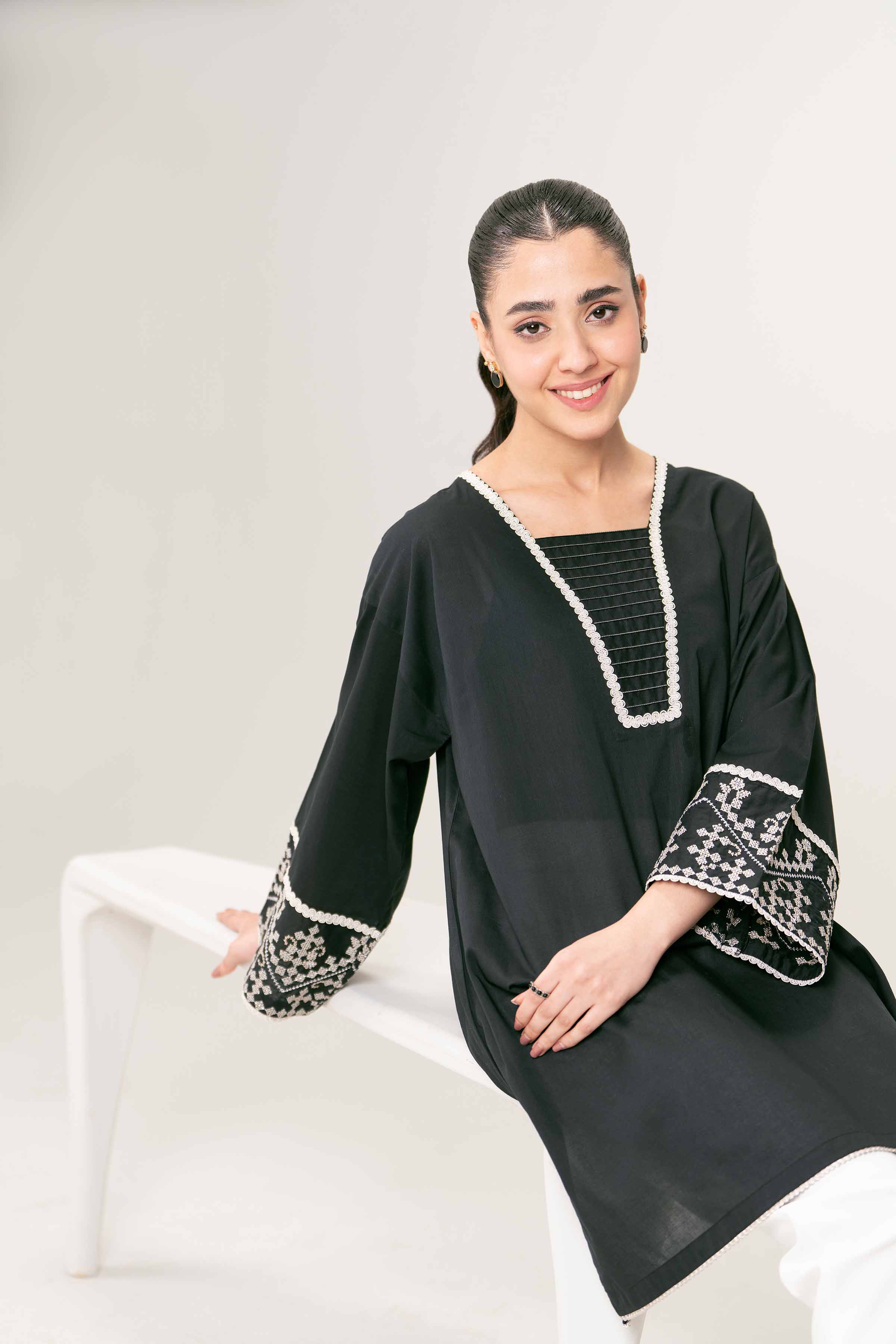 Embroidered Tunic - PE25-18