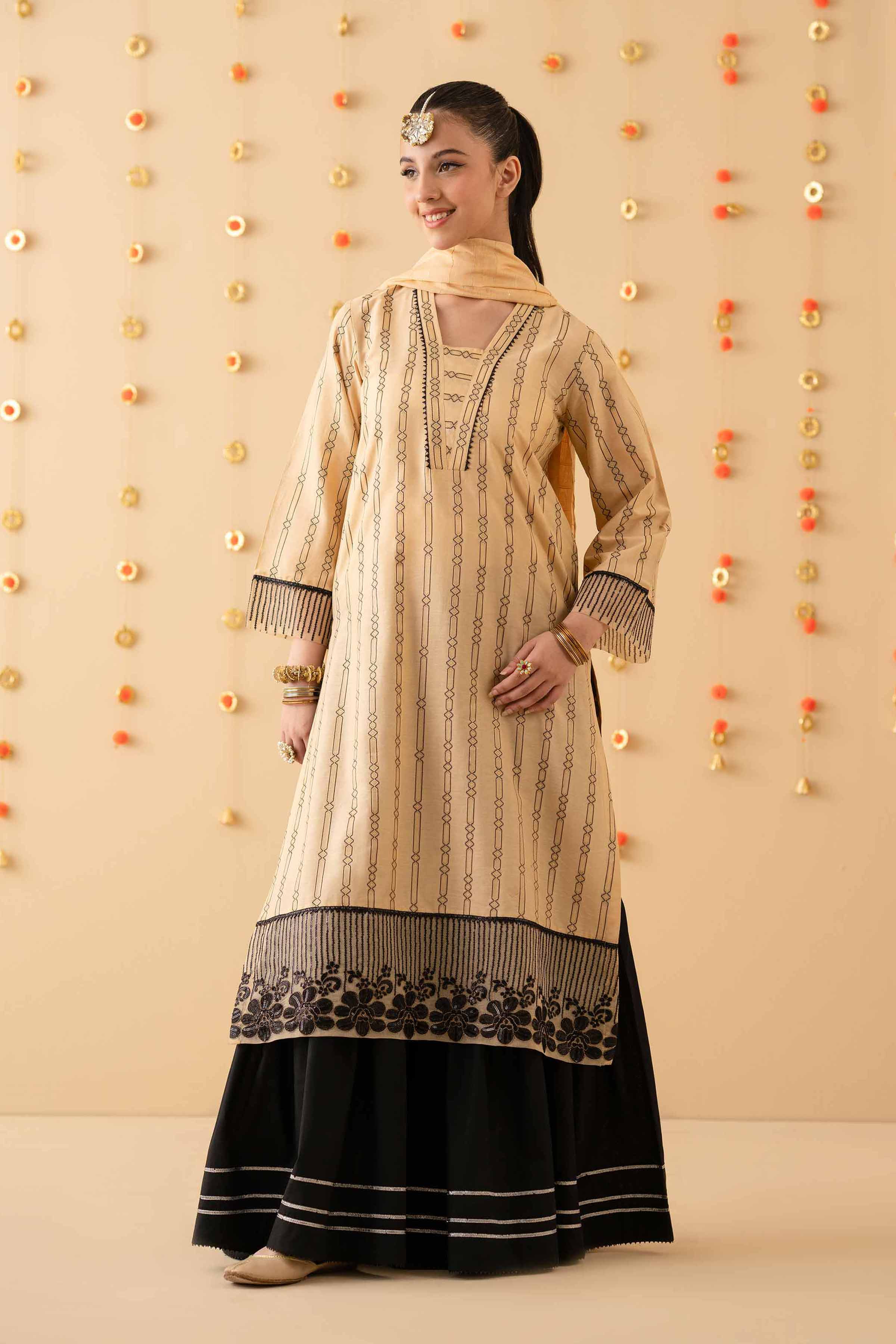 2 Piece - Embroidered Suit - PE25-231