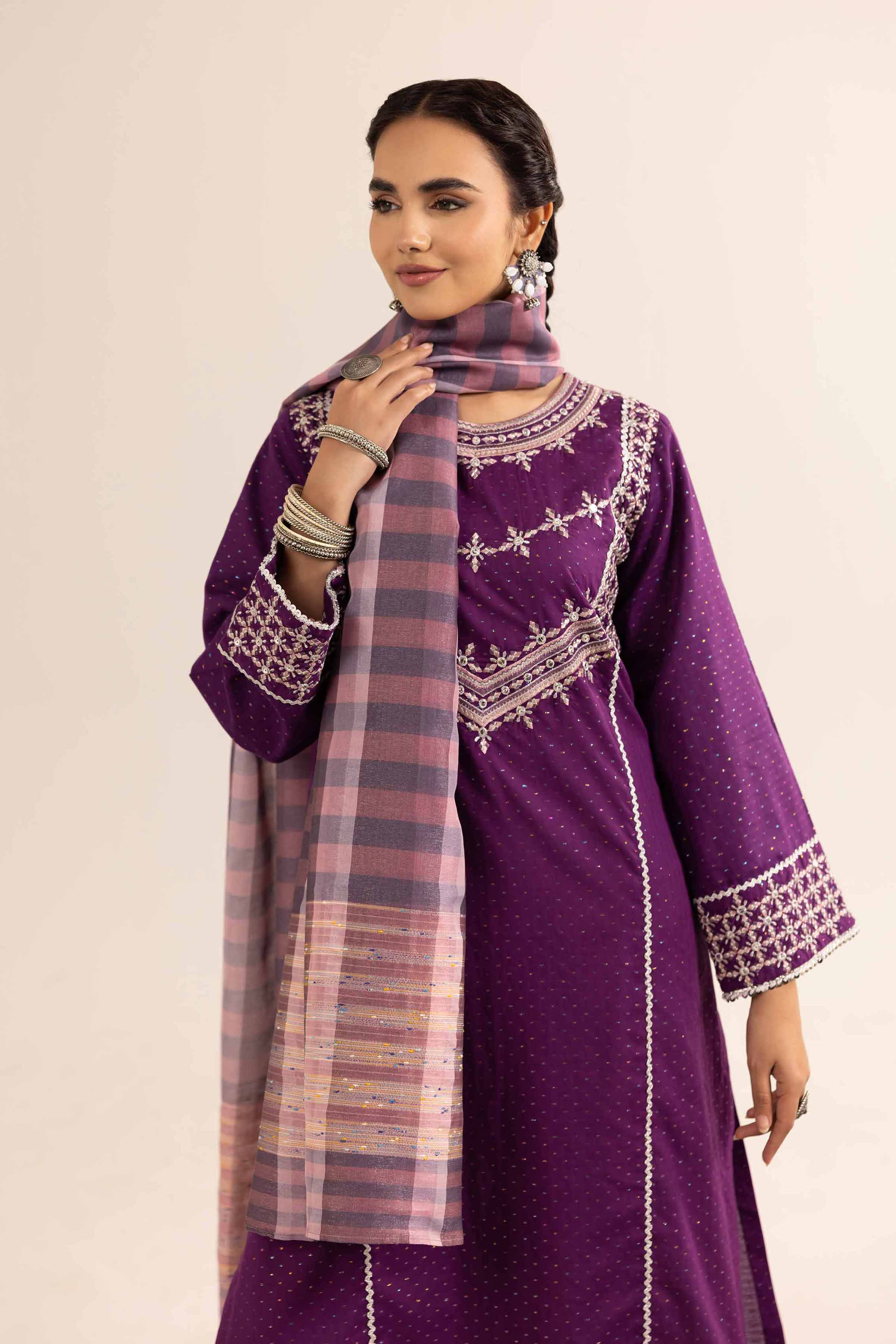 2 Piece - Embroidered Suit - PE25-262