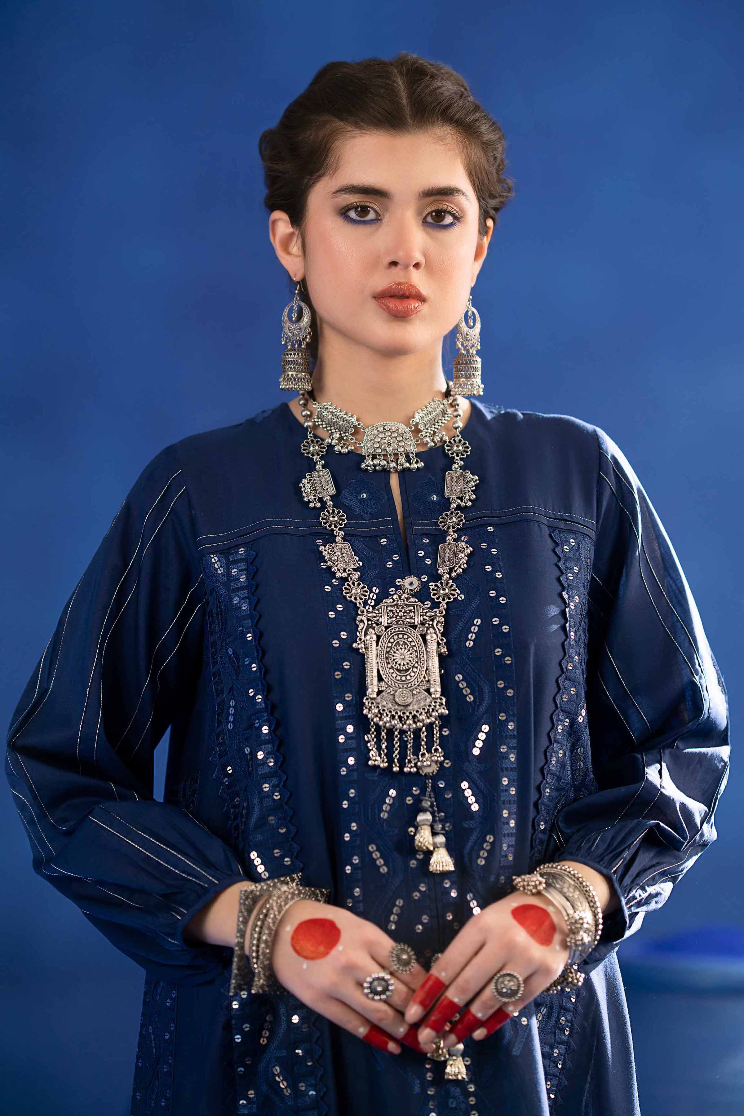 2 Piece - Embroidered Suit - PE25-53