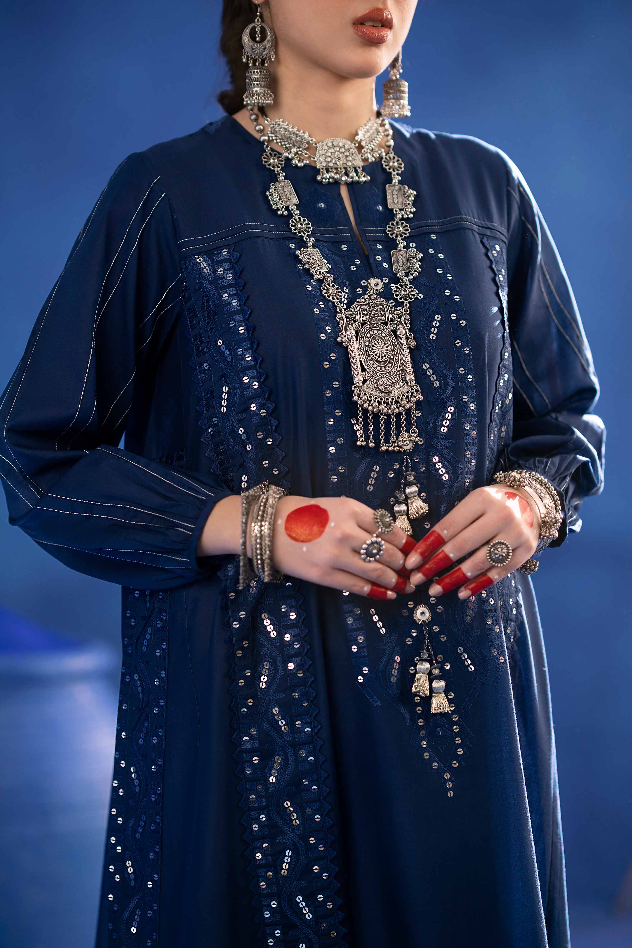 2 Piece - Embroidered Suit - PE25-53