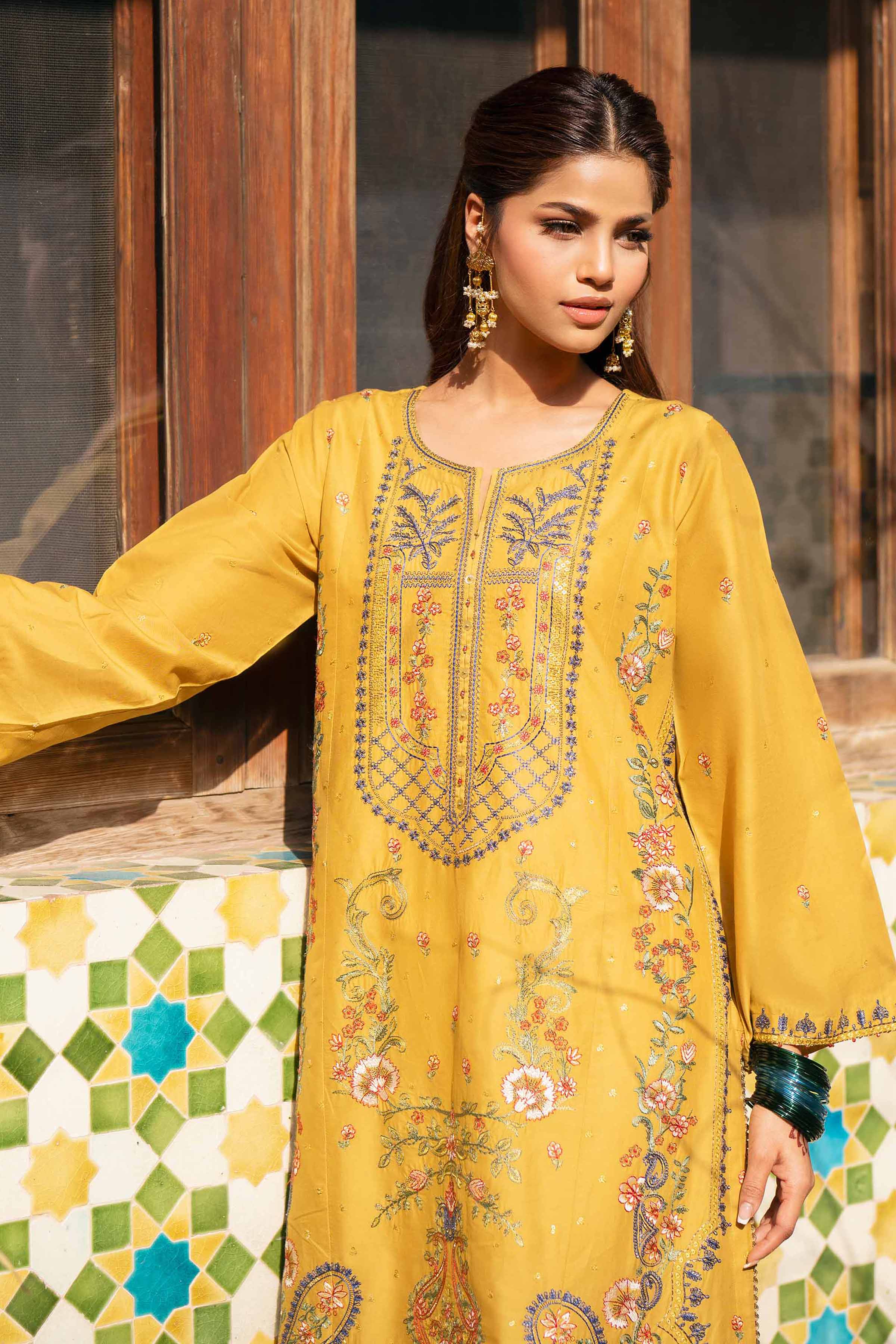 2 Piece - Embroidered Suit - PE26-143