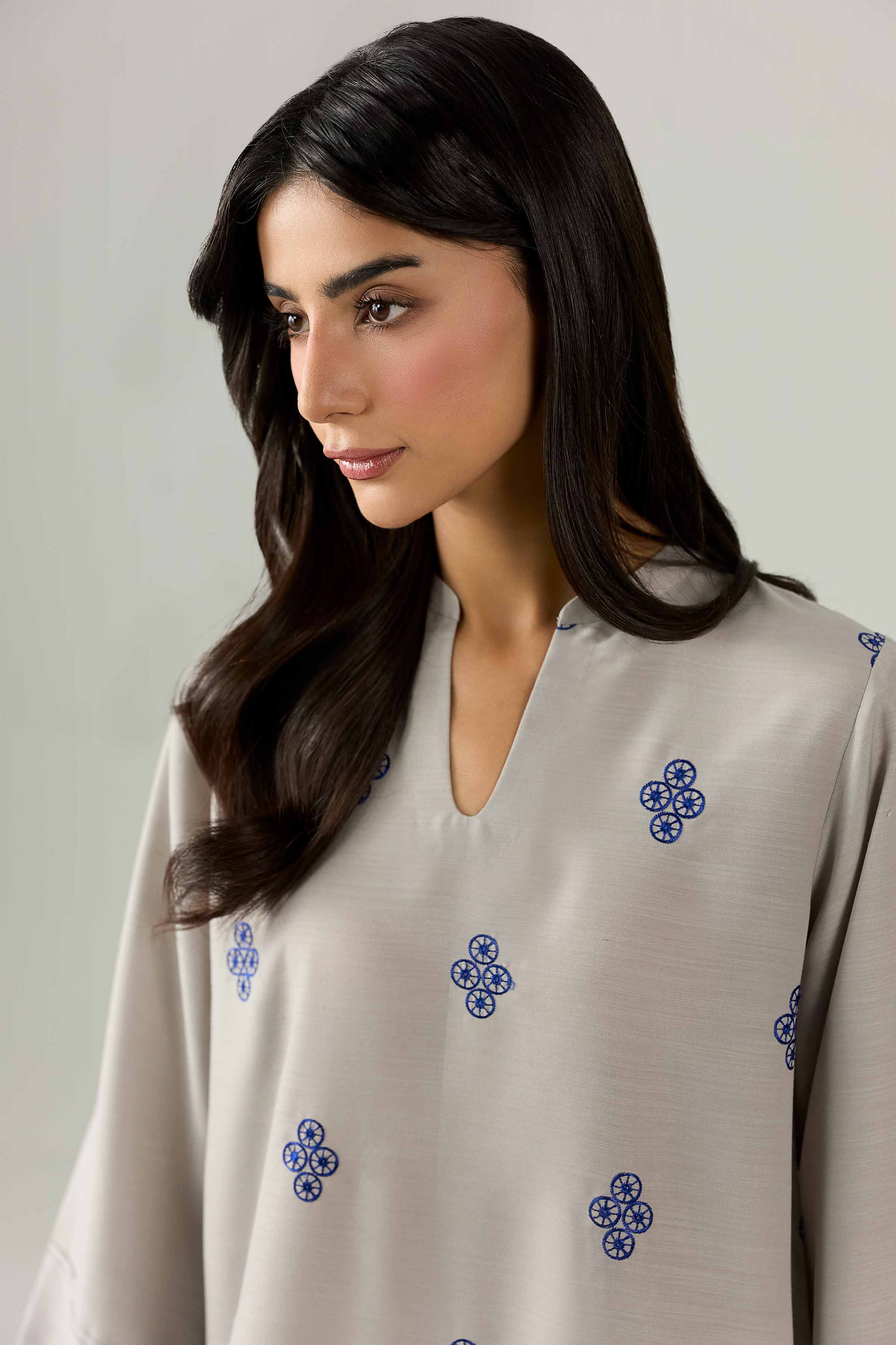 2 Piece - Embroidered Suit - PE26-161