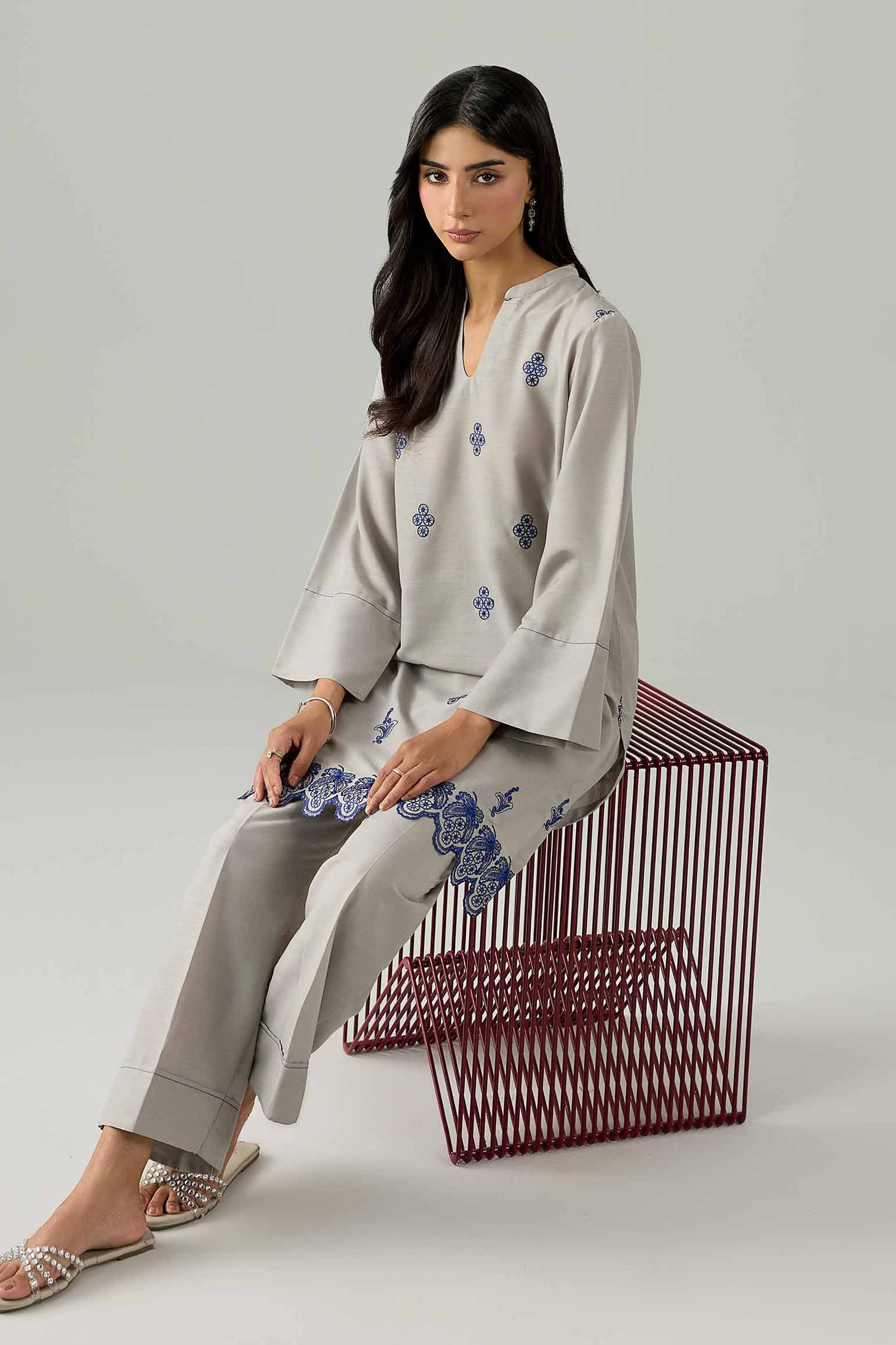 2 Piece - Embroidered Suit - PE26-161