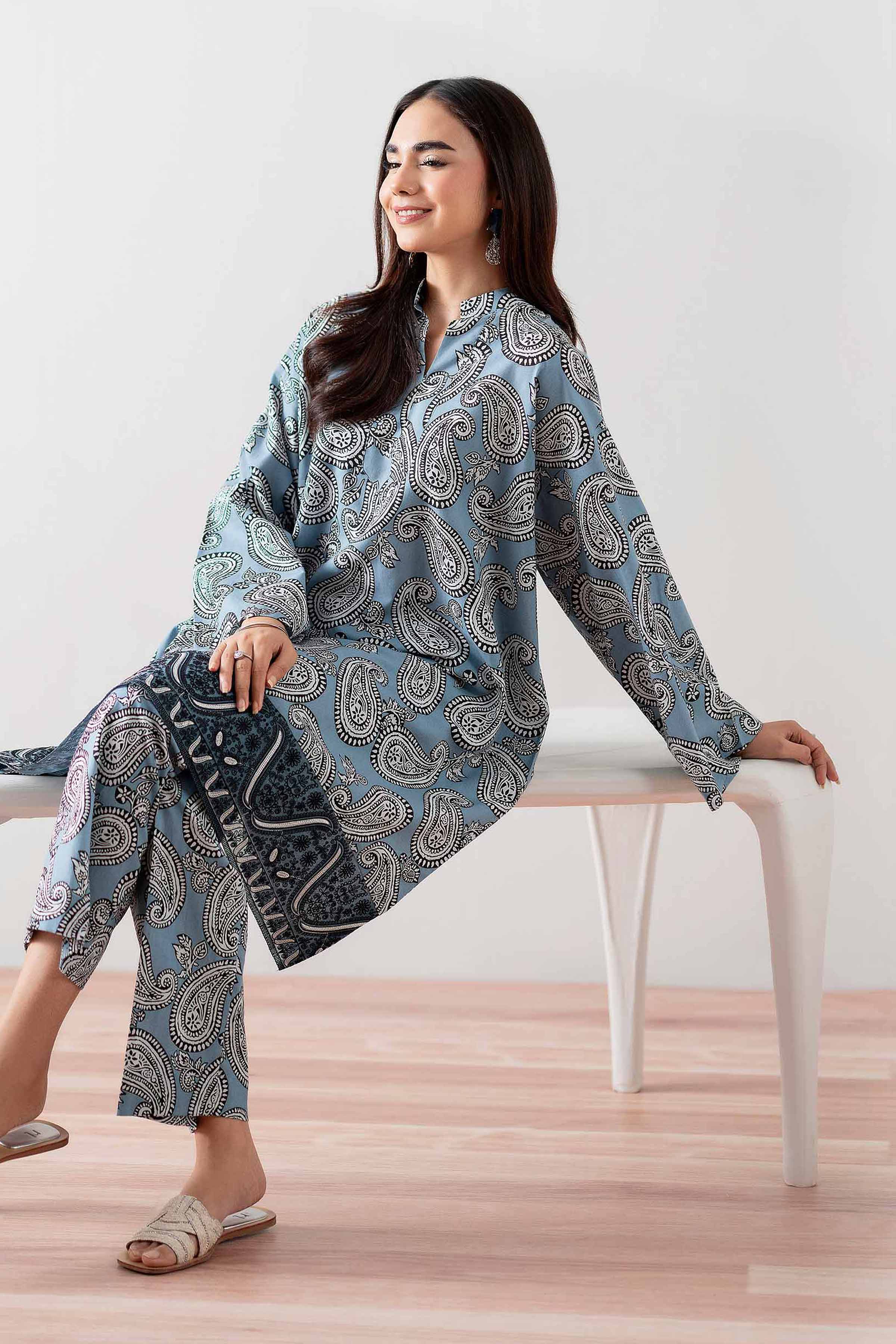 2 Piece - Printed Embroidered Suit - PS25-138