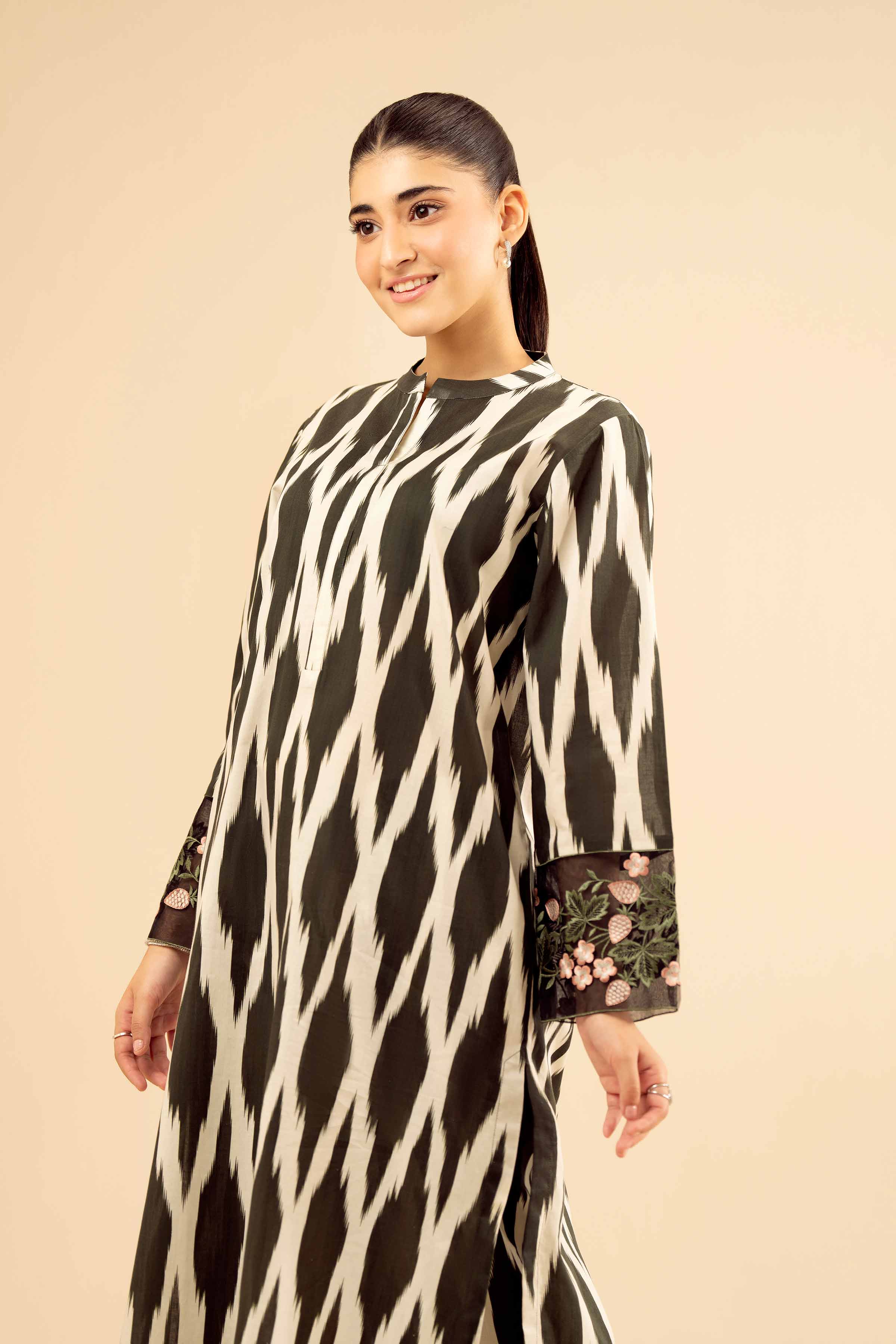 2 Piece - Printed Embroidered Suit - PW25-02