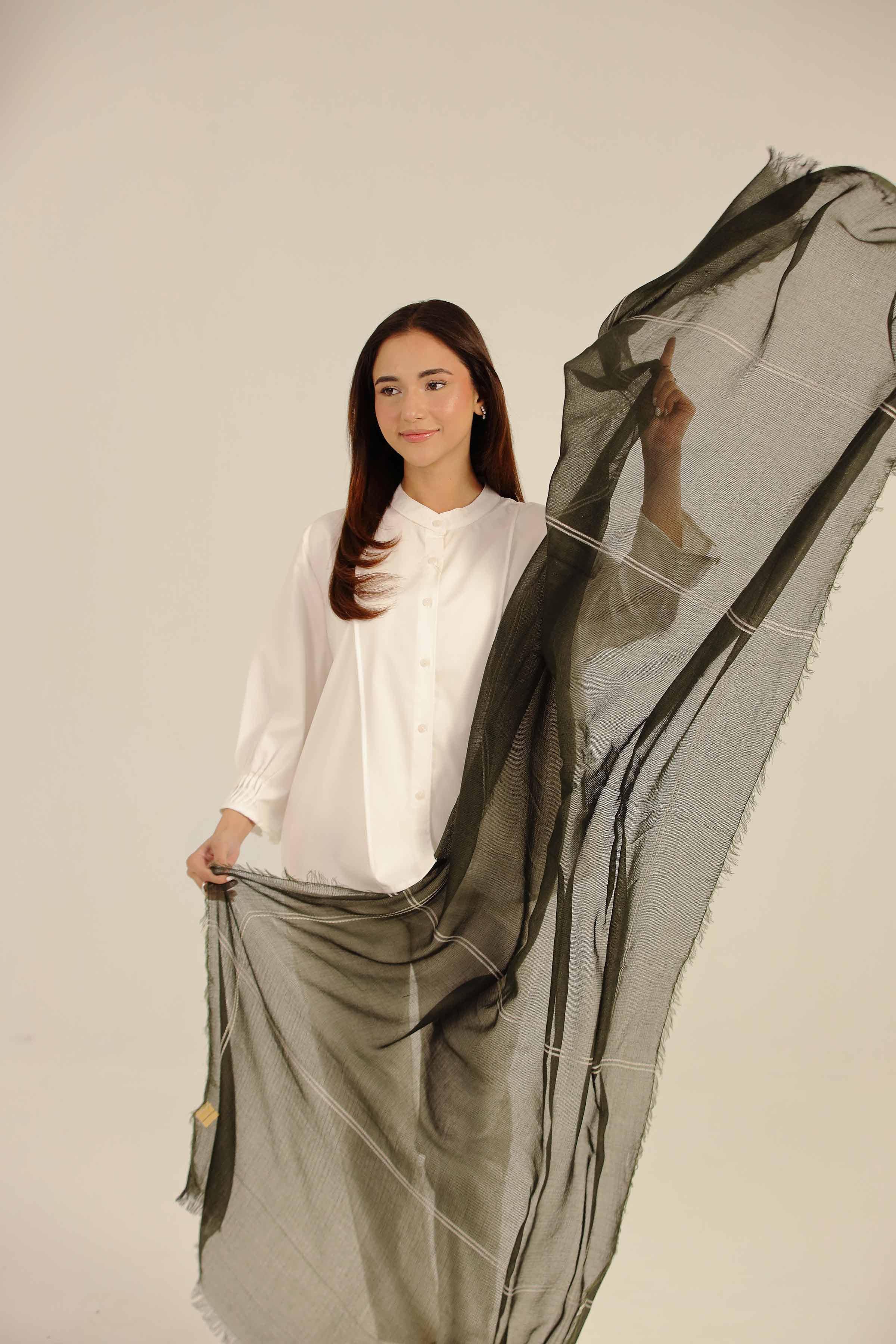 Green Women Scarf-442642104 for Women - Fashion Collection | Nishat | Shop Online