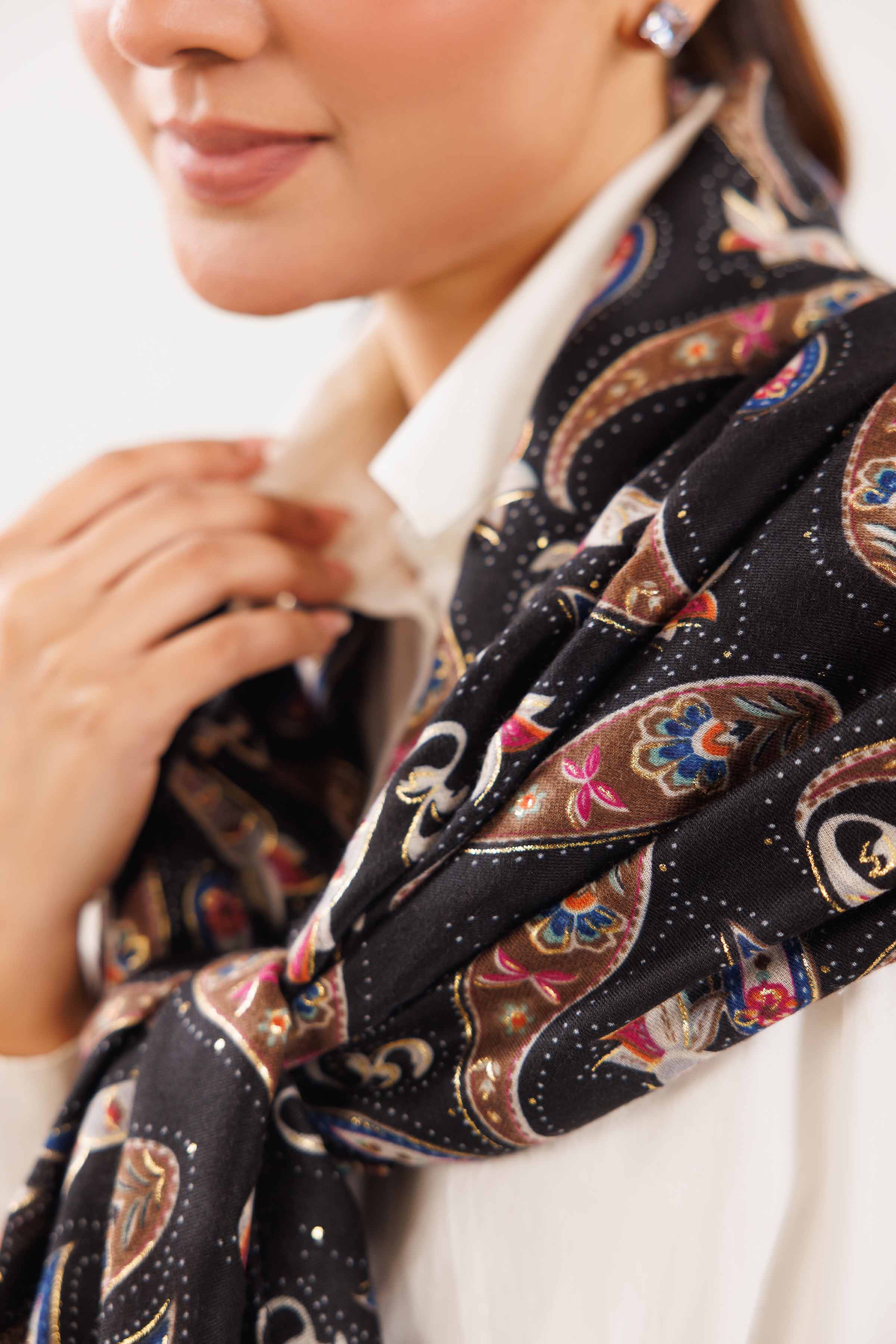 Black Women Scarf-442752103 for Women â€“ Scarf Collection | Nishat | Shop Online