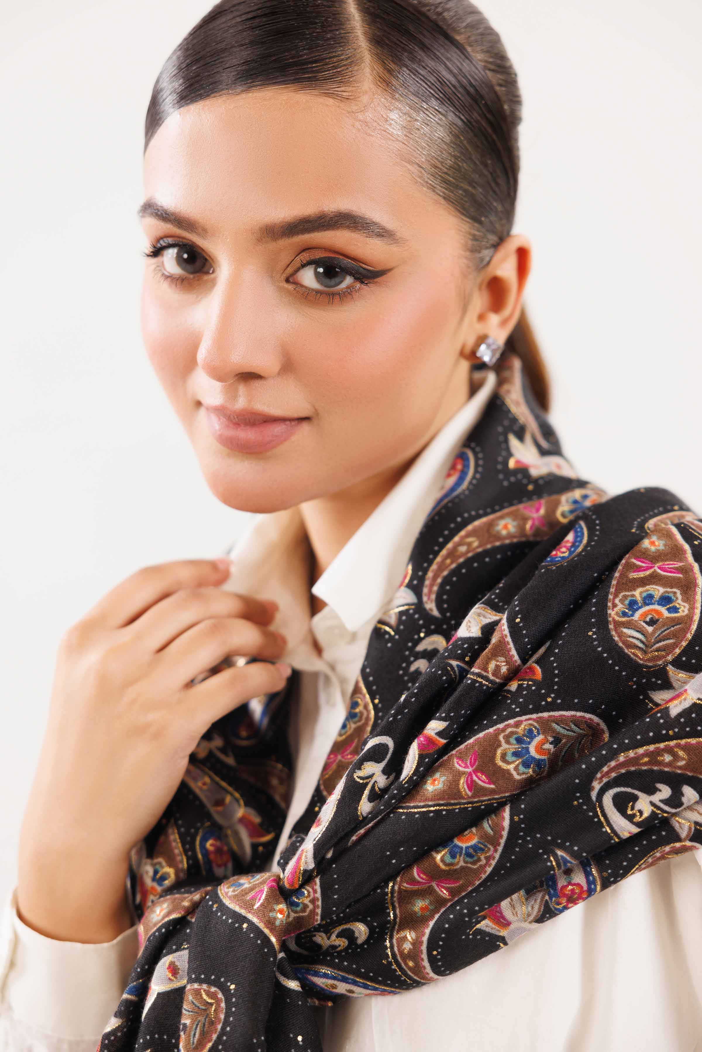 Black Women Scarf-442752103 for Women â€“ Scarf Collection | Nishat | Shop Online