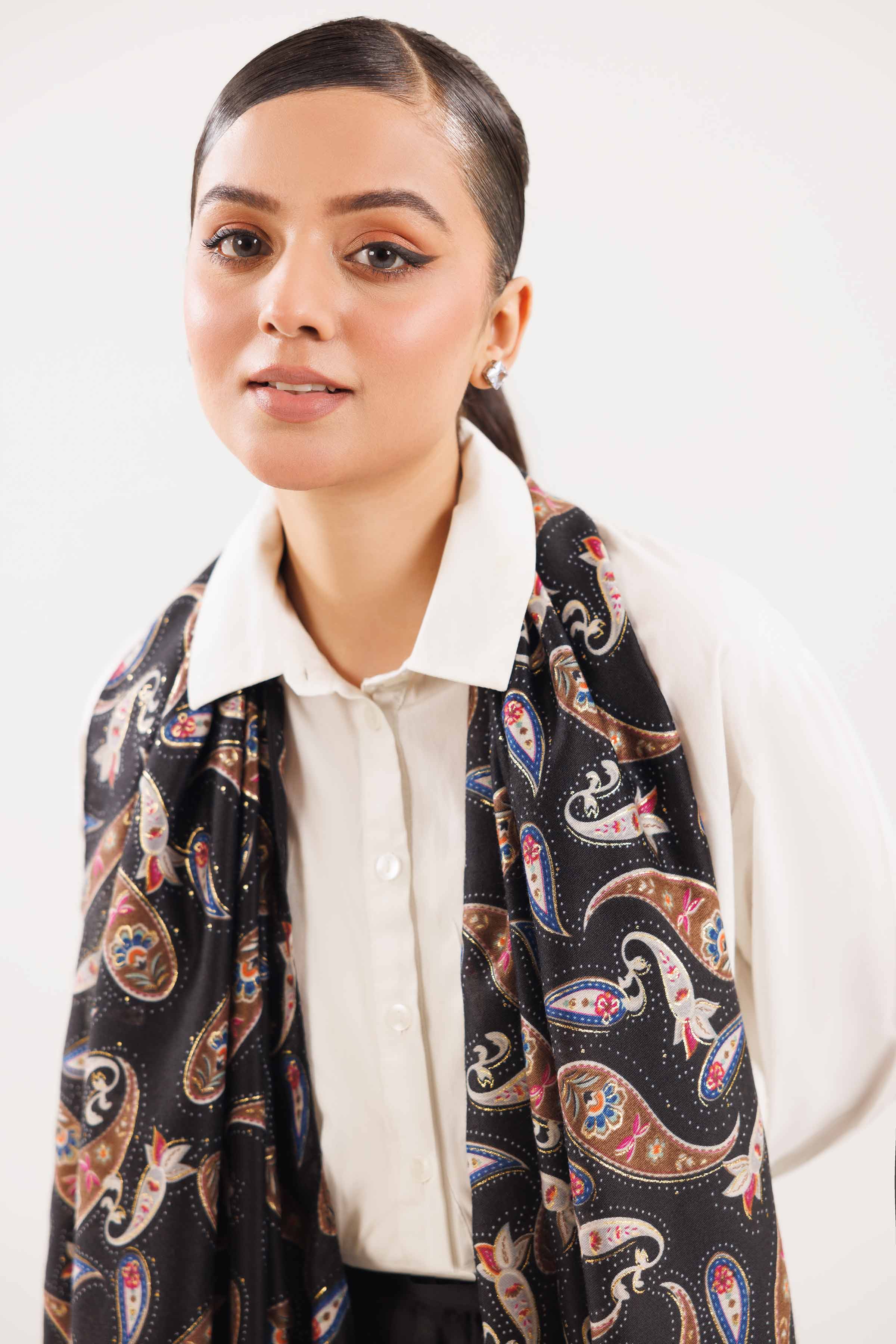 Black Women Scarf-442752103 for Women â€“ Scarf Collection | Nishat | Shop Online