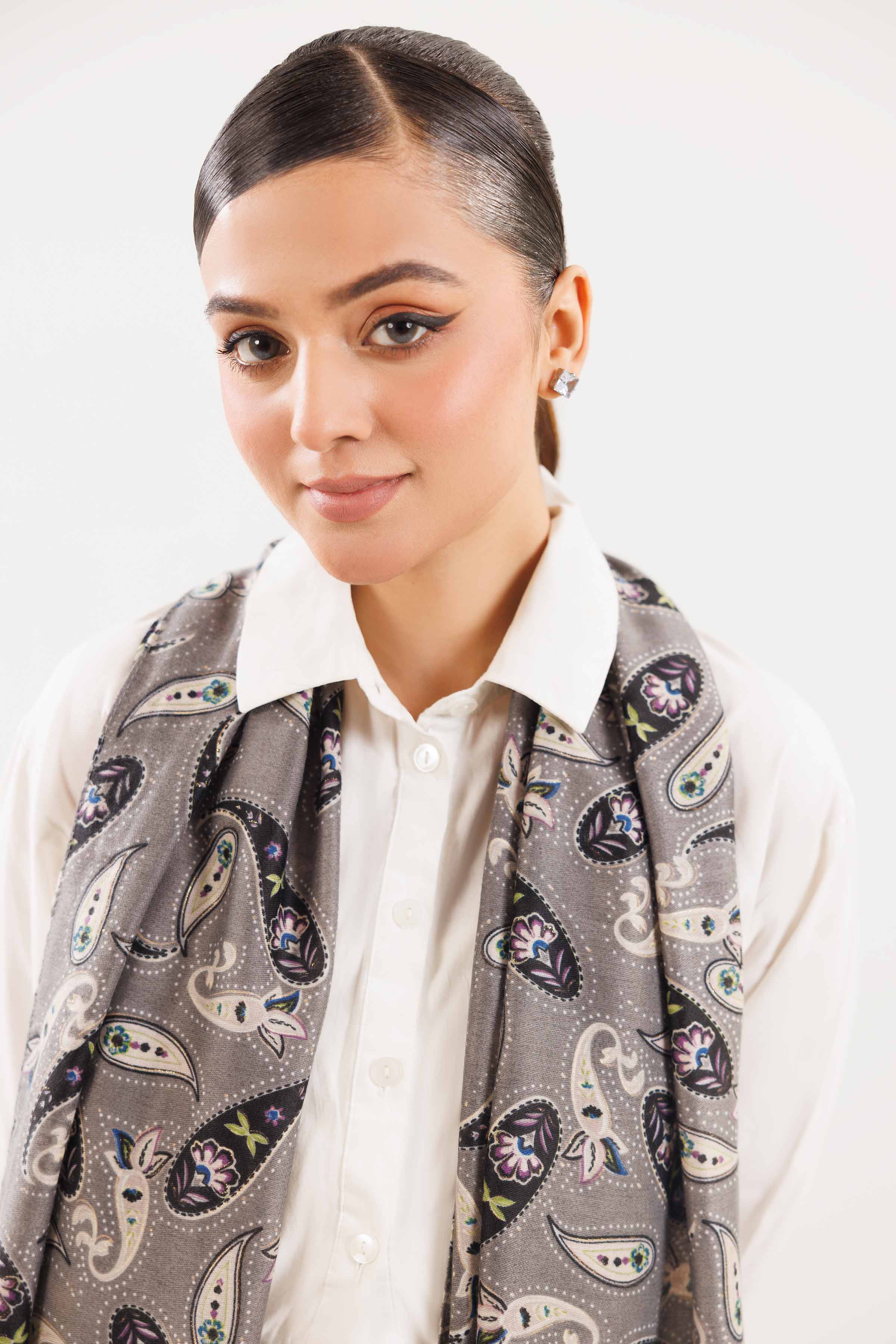 Grey Women Scarf-442752111 for Women â€“ Scarf Collection | Nishat | Shop Online