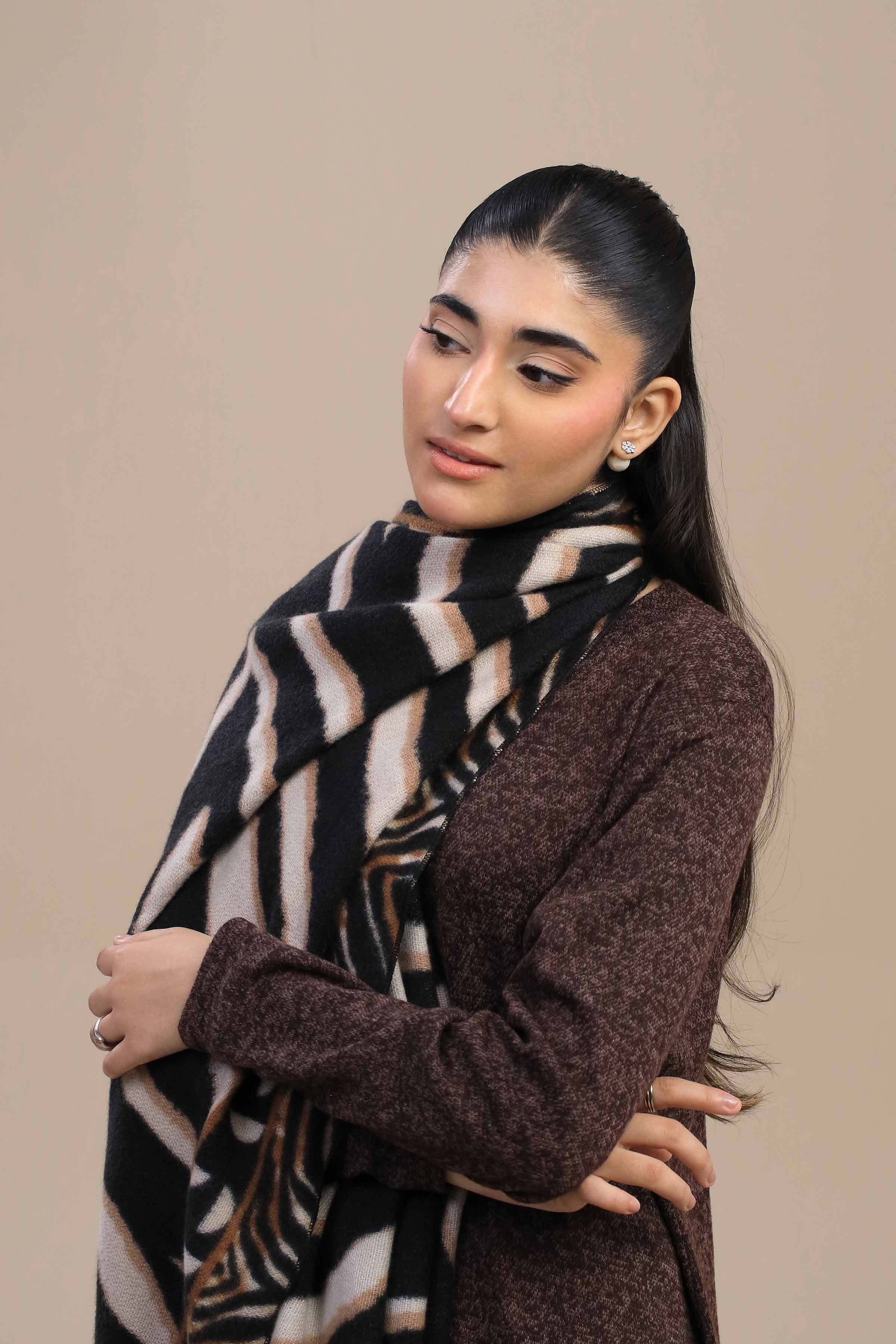 White Women Shawl-446052112 for Women â€“ Winter Women Shawl Collection | Nishat | Shop Online